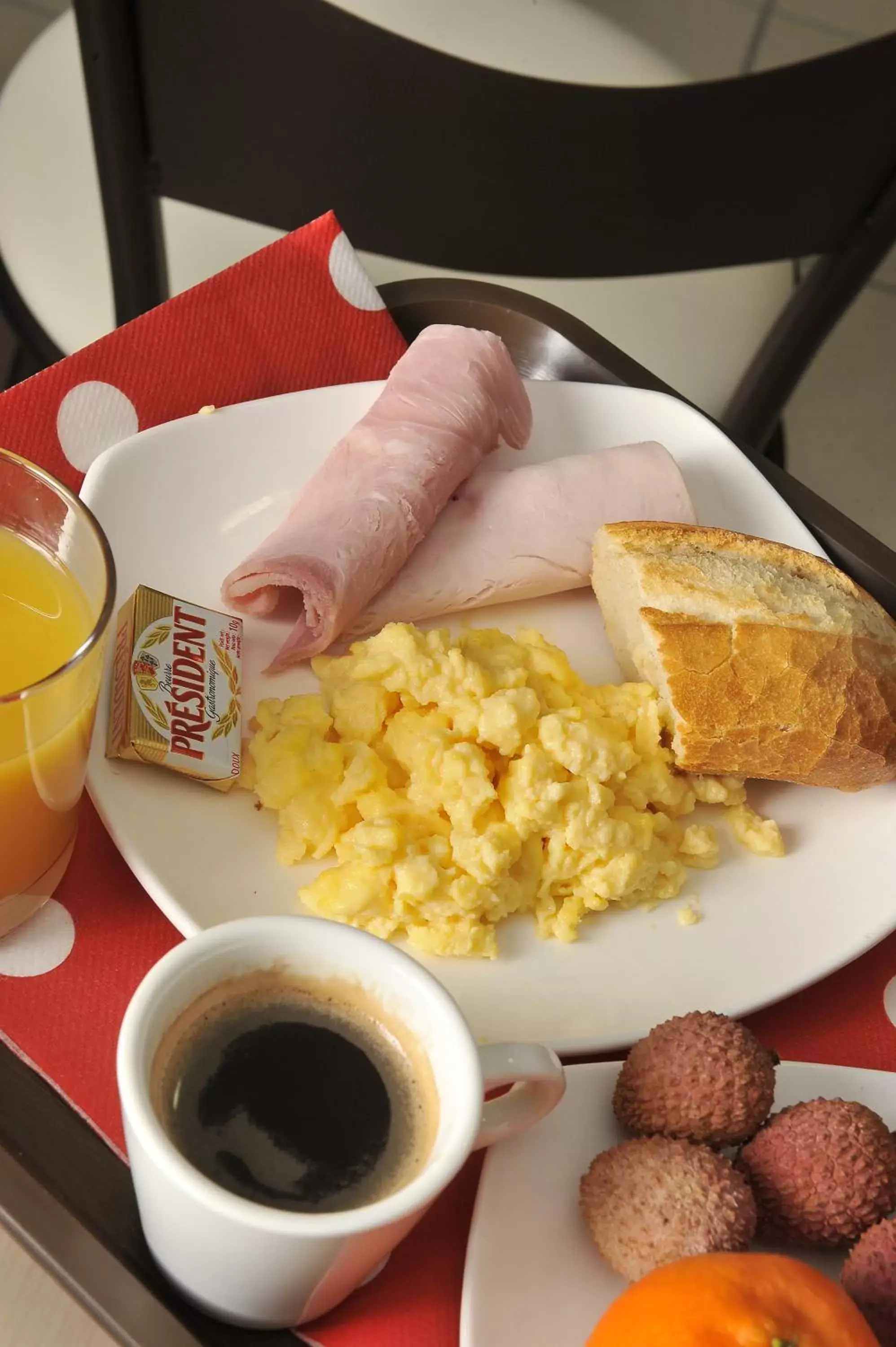 Buffet breakfast in Hotel Clermont Estaing Buffet breakfast in Hotel Clermont Estaing