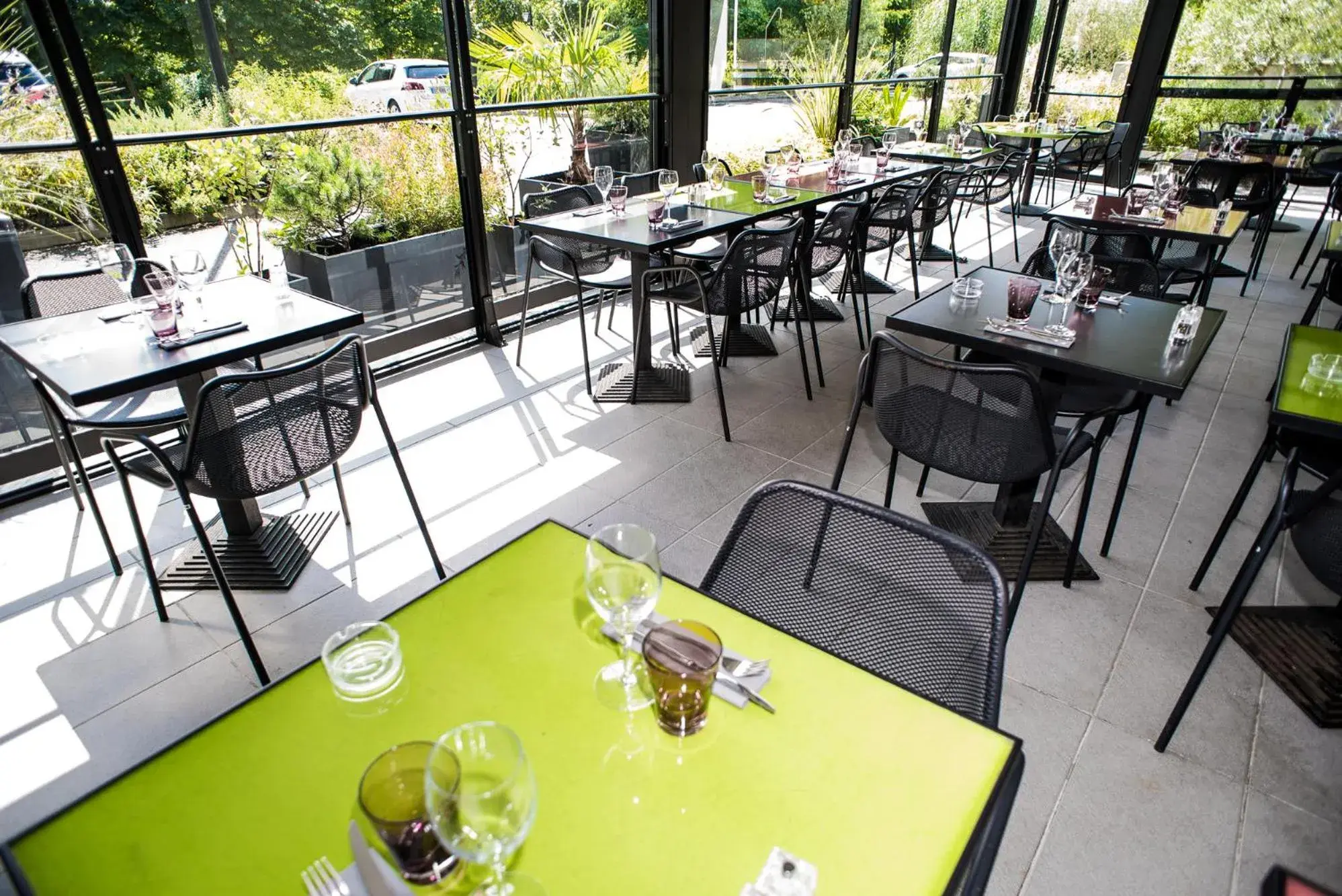 Patio, Restaurant/Places to Eat in ibis Styles Toulouse Cite Espace