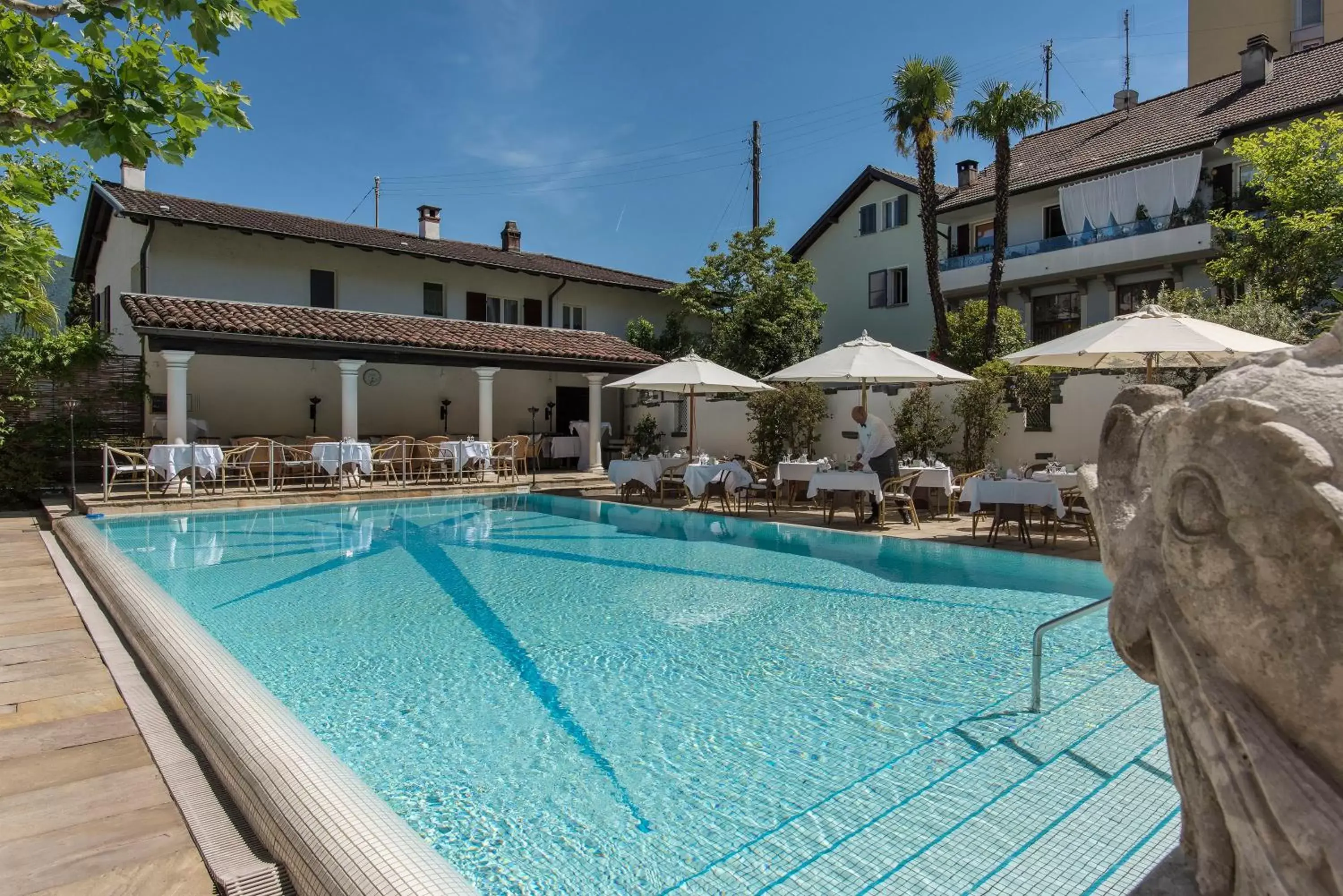 Open Air Bath, Swimming Pool in Suiten-Hotel Sunstar Brissago