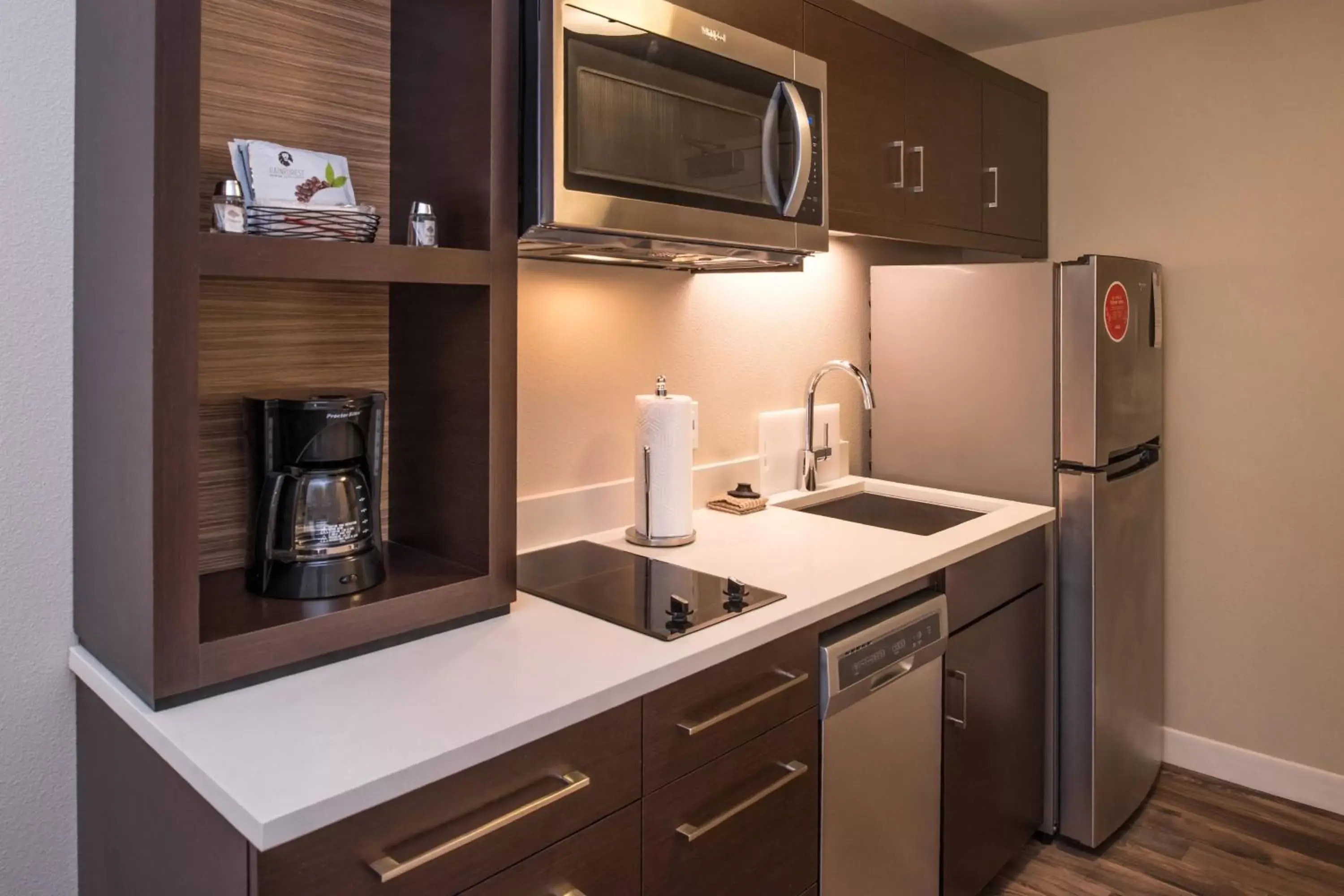 Kitchen or kitchenette, Kitchen/Kitchenette in TownePlace Suites by Marriott Merced