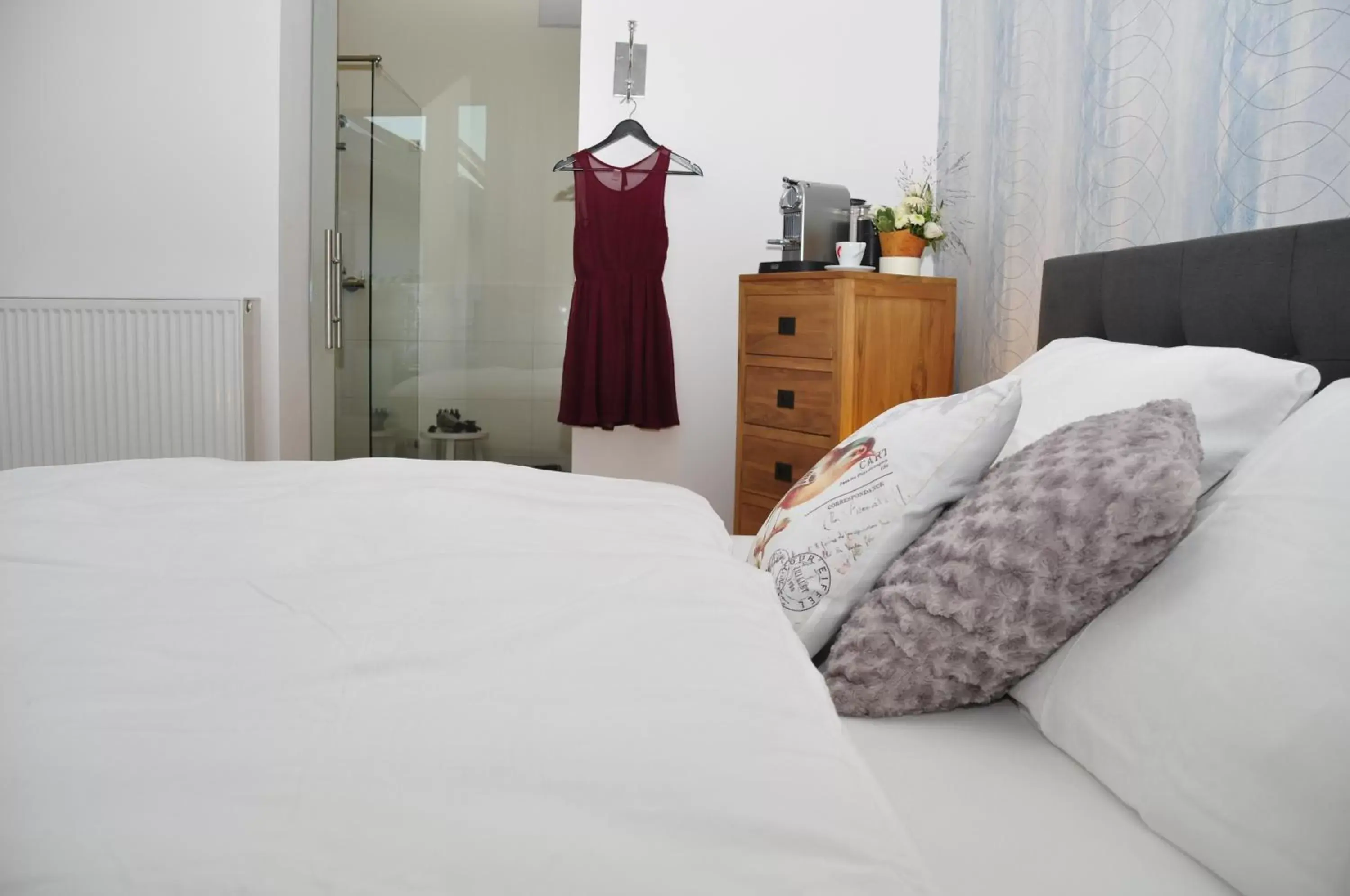 Standard Double or Twin Room in Six! Eat Work Sleep Standard Double or Twin Room in Six! Eat Work Sleep