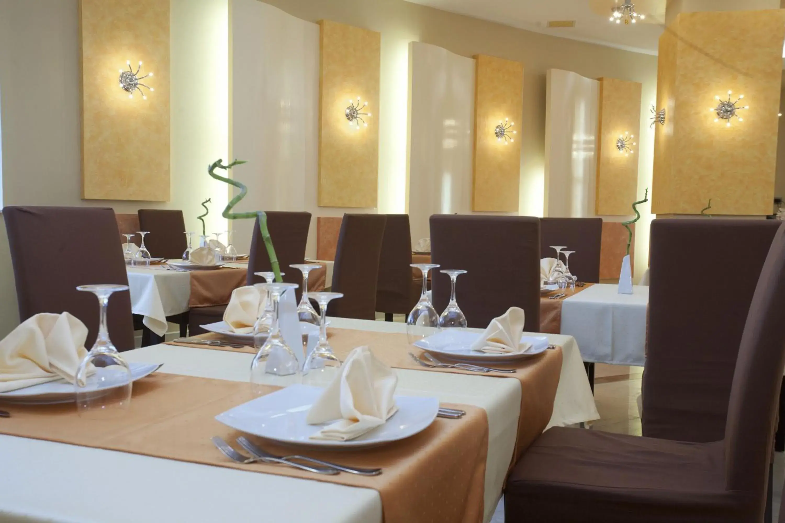 Restaurant/Places to Eat in BW Premier Collection Mari Vila Hotel