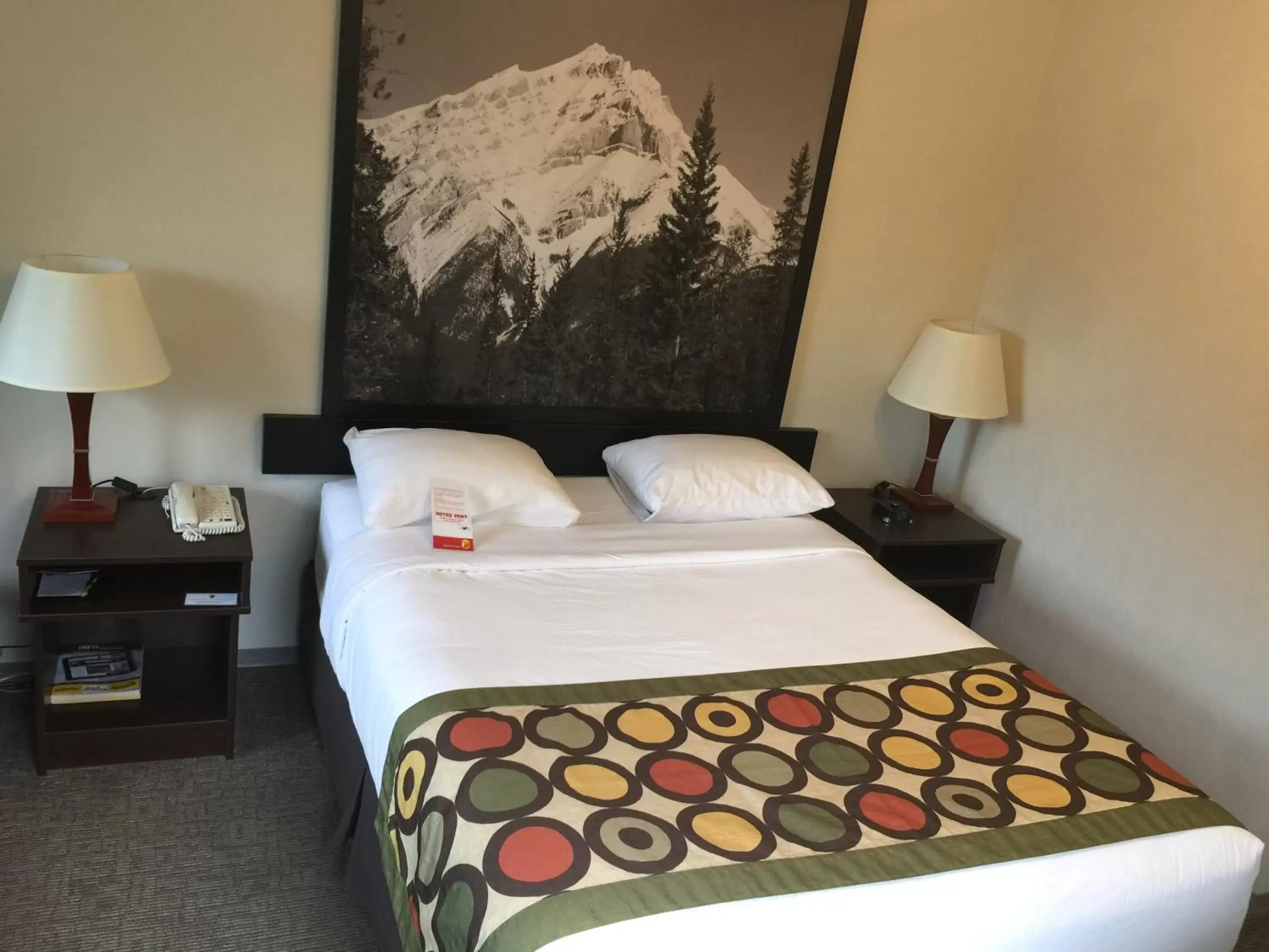 Bed in Super 8 by Wyndham Kelowna BC