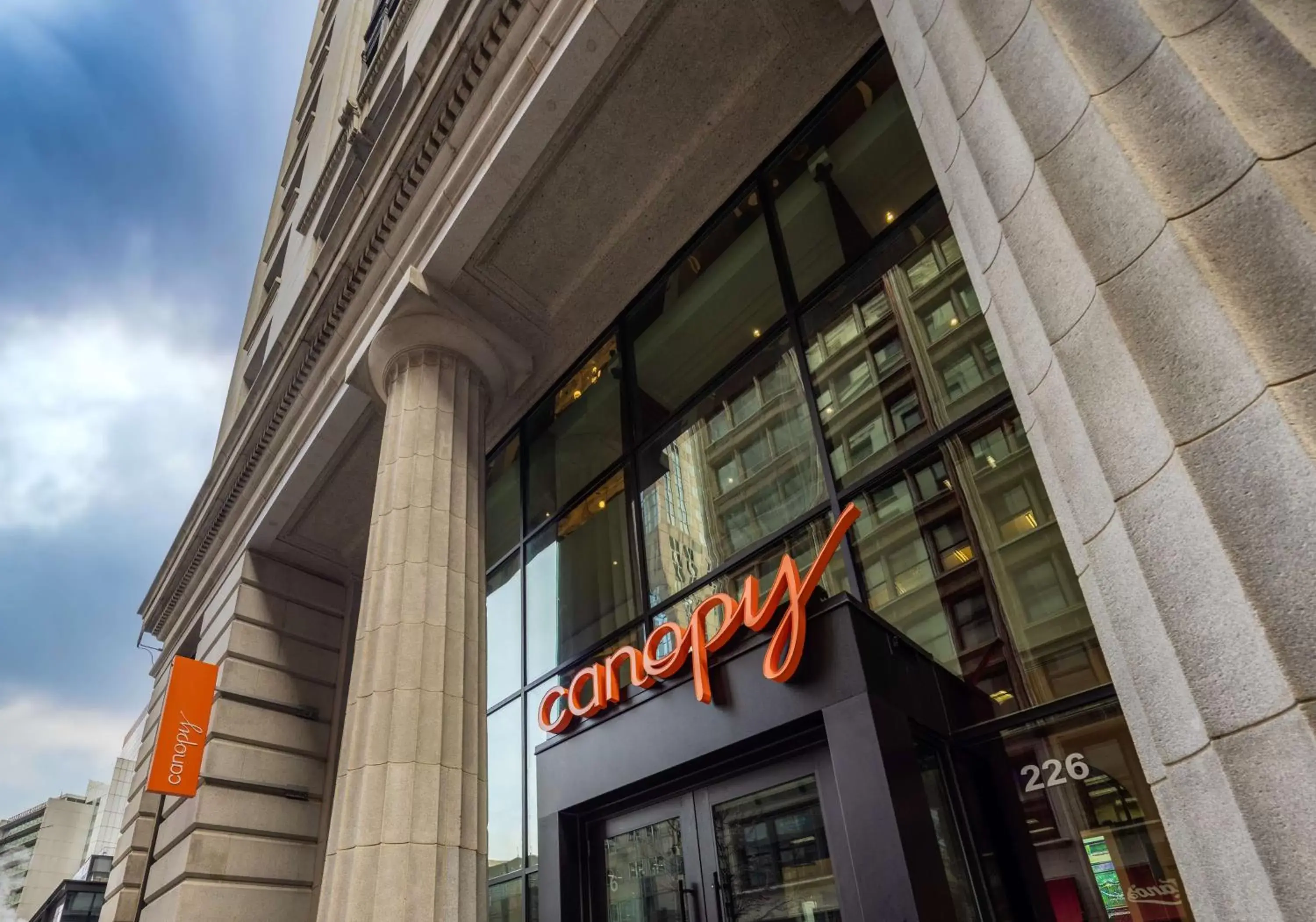 Property Building in Canopy By Hilton Chicago Central Loop