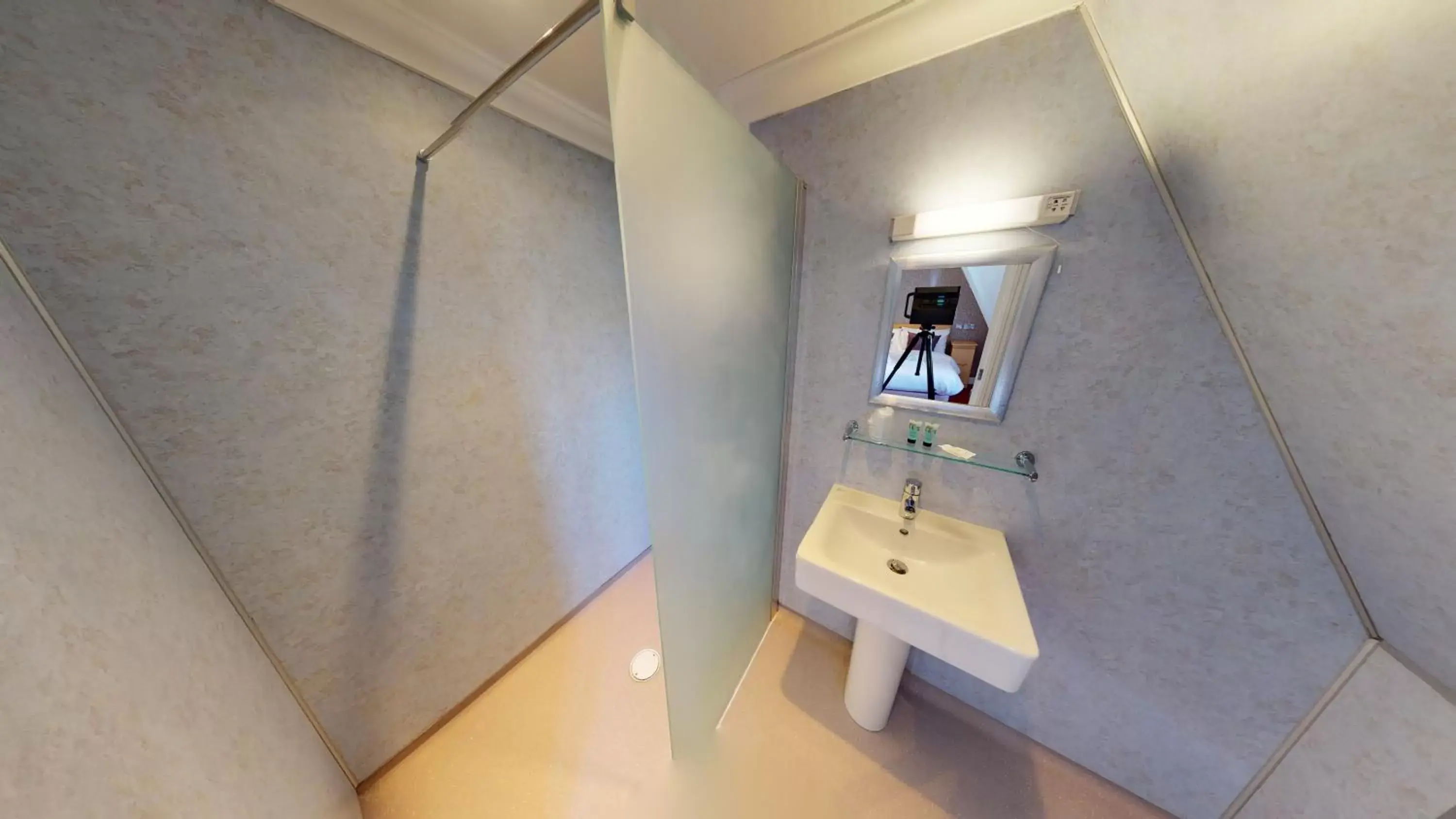 Shower, Bathroom in Marine Lodge