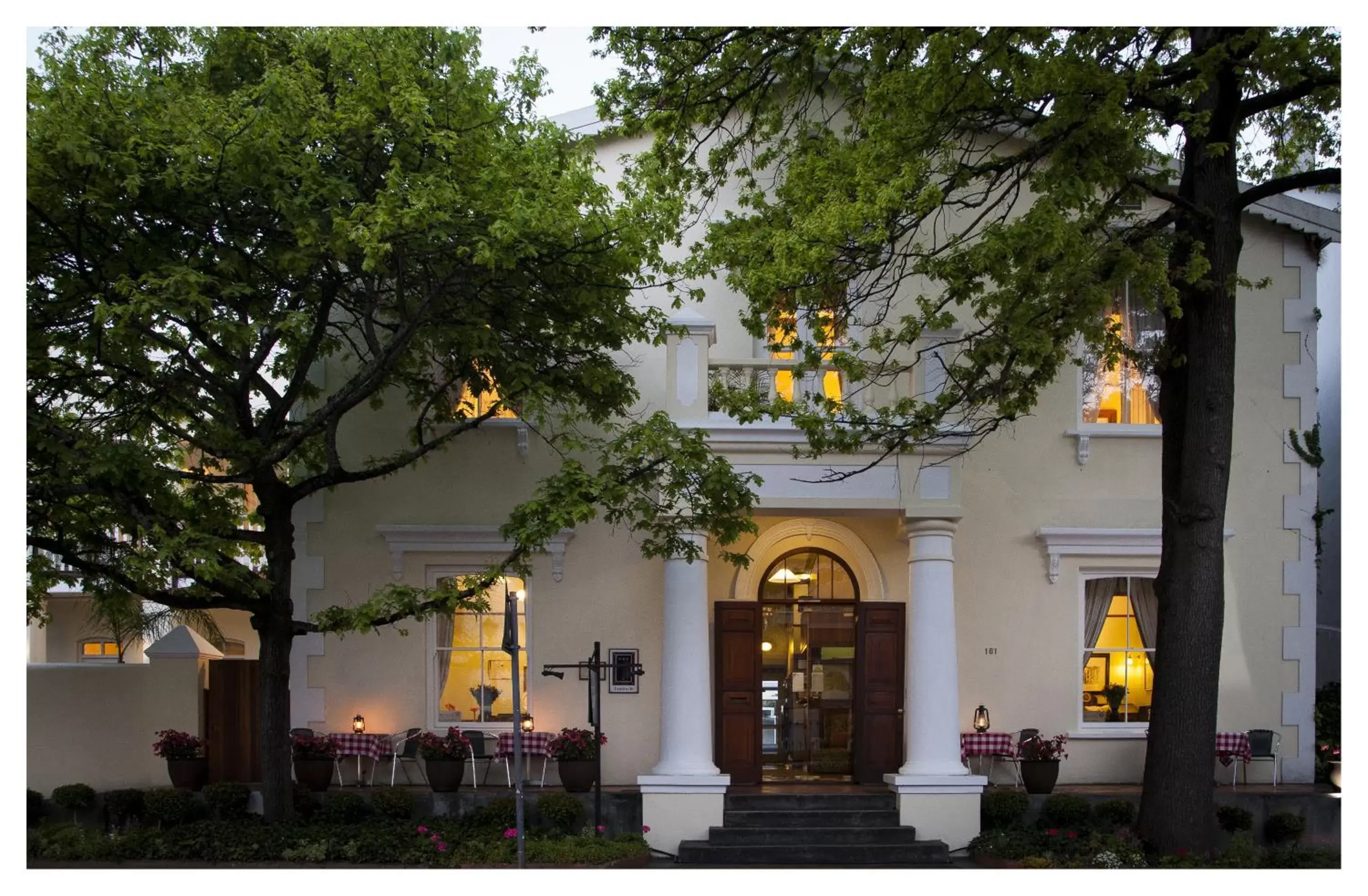 Facade/entrance in Eendracht Hotel