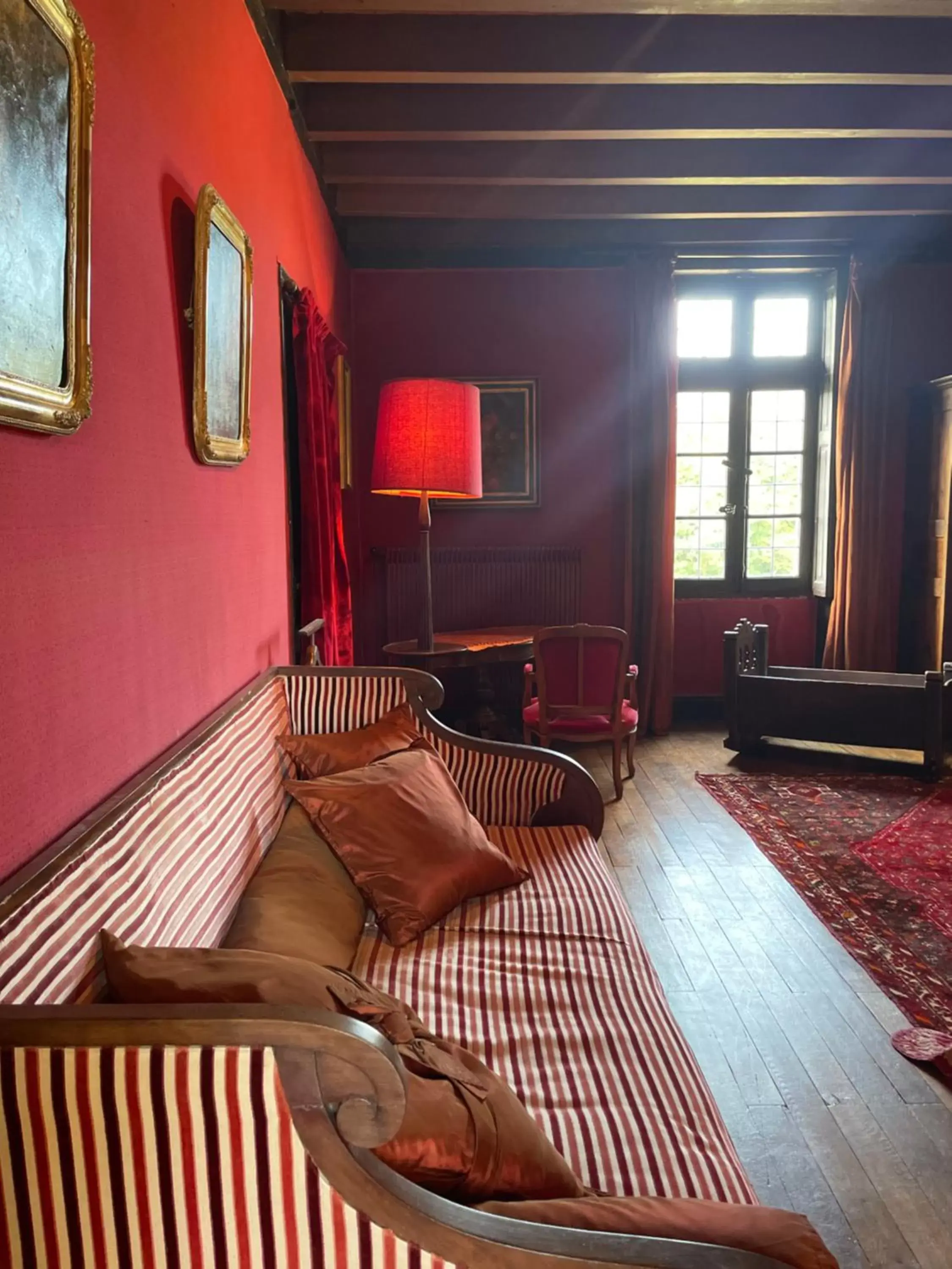 Photo of the whole room, Seating Area in Manoir de la Rémonière