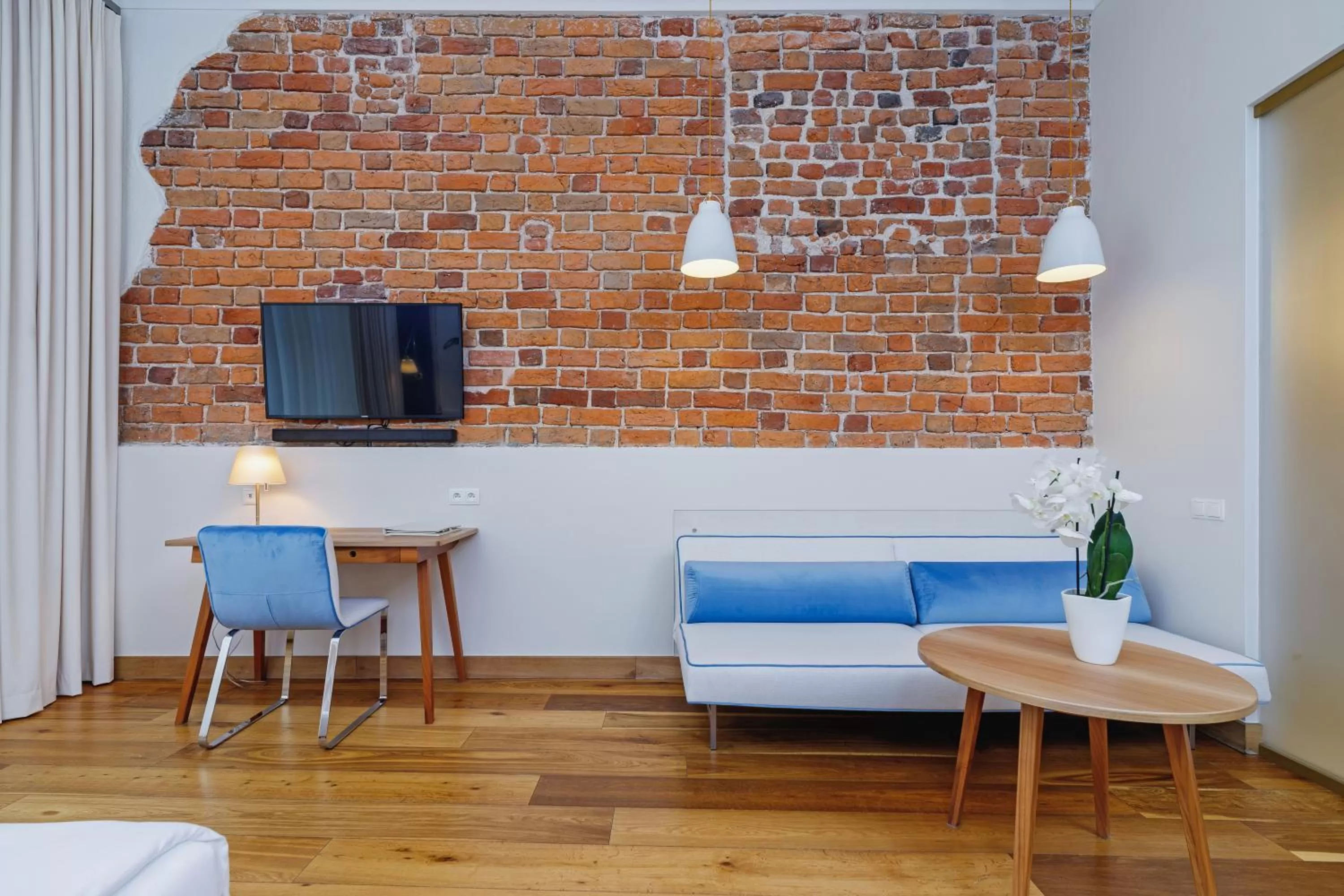 TV and multimedia in Apartamenty Bracka 6