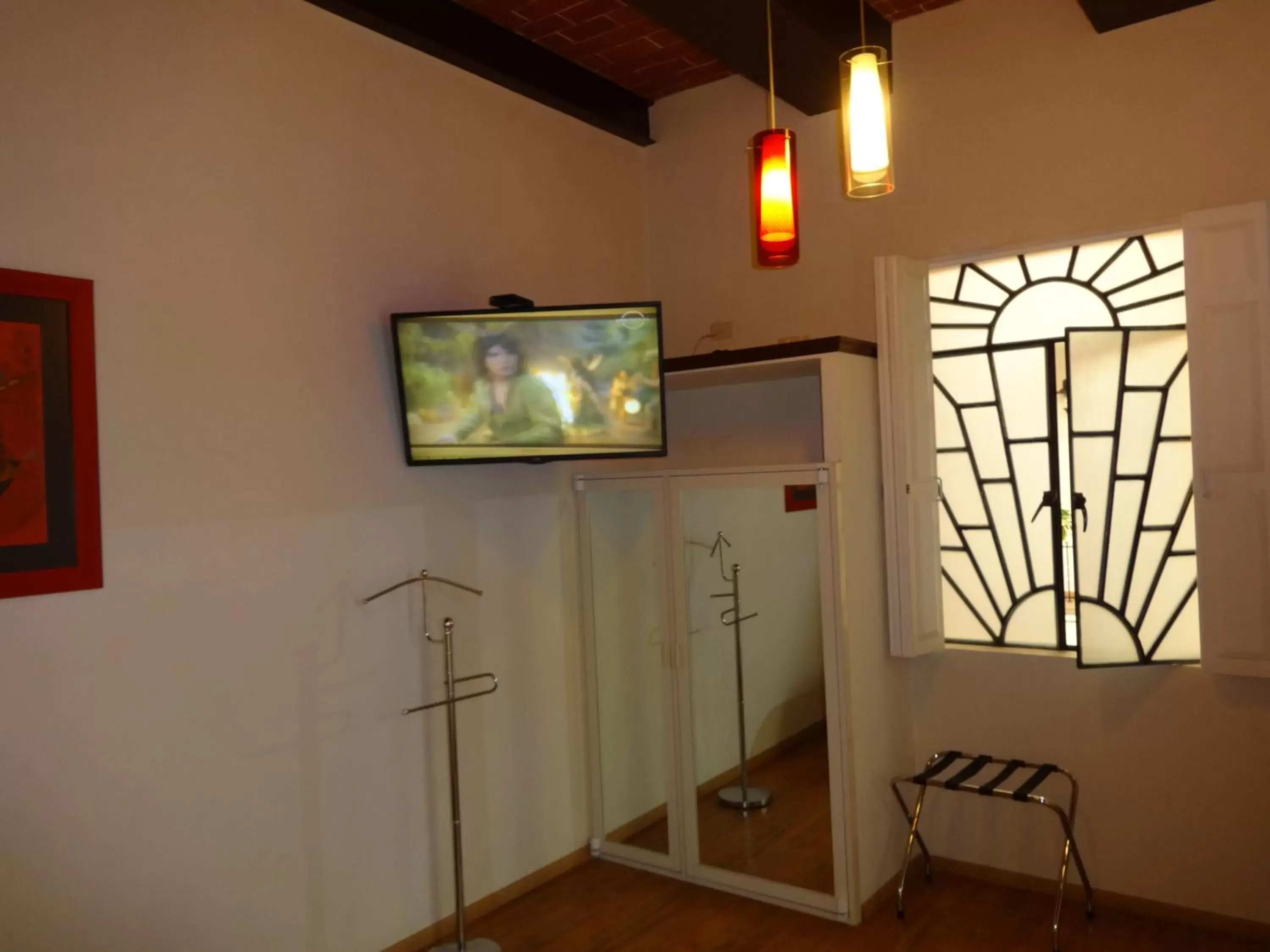 TV and multimedia, TV/Entertainment Center in Hotel del Capitán de Puebla - Vitrales