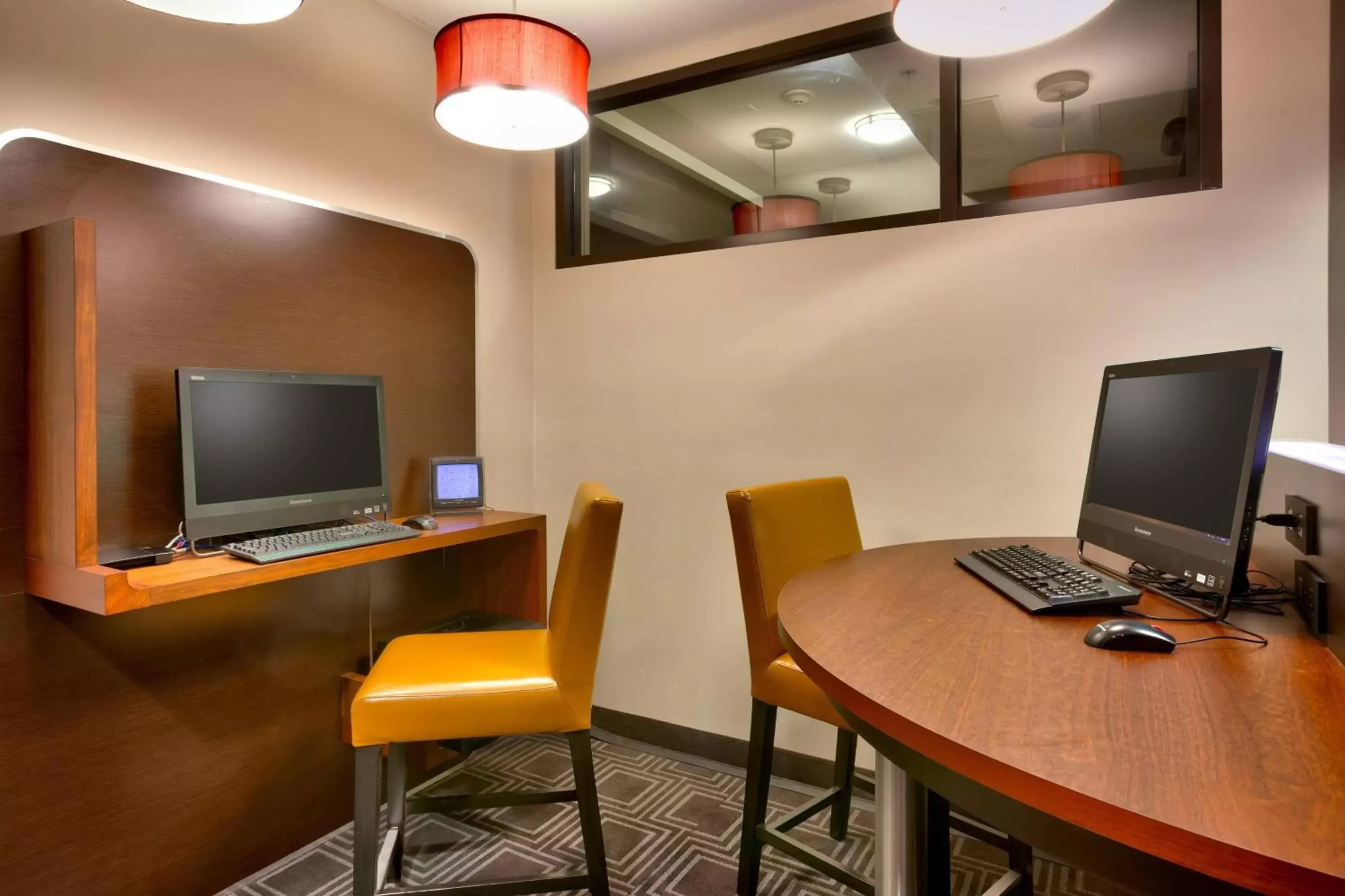 Business facilities, TV/Entertainment Center in TownePlace Suites Omaha West