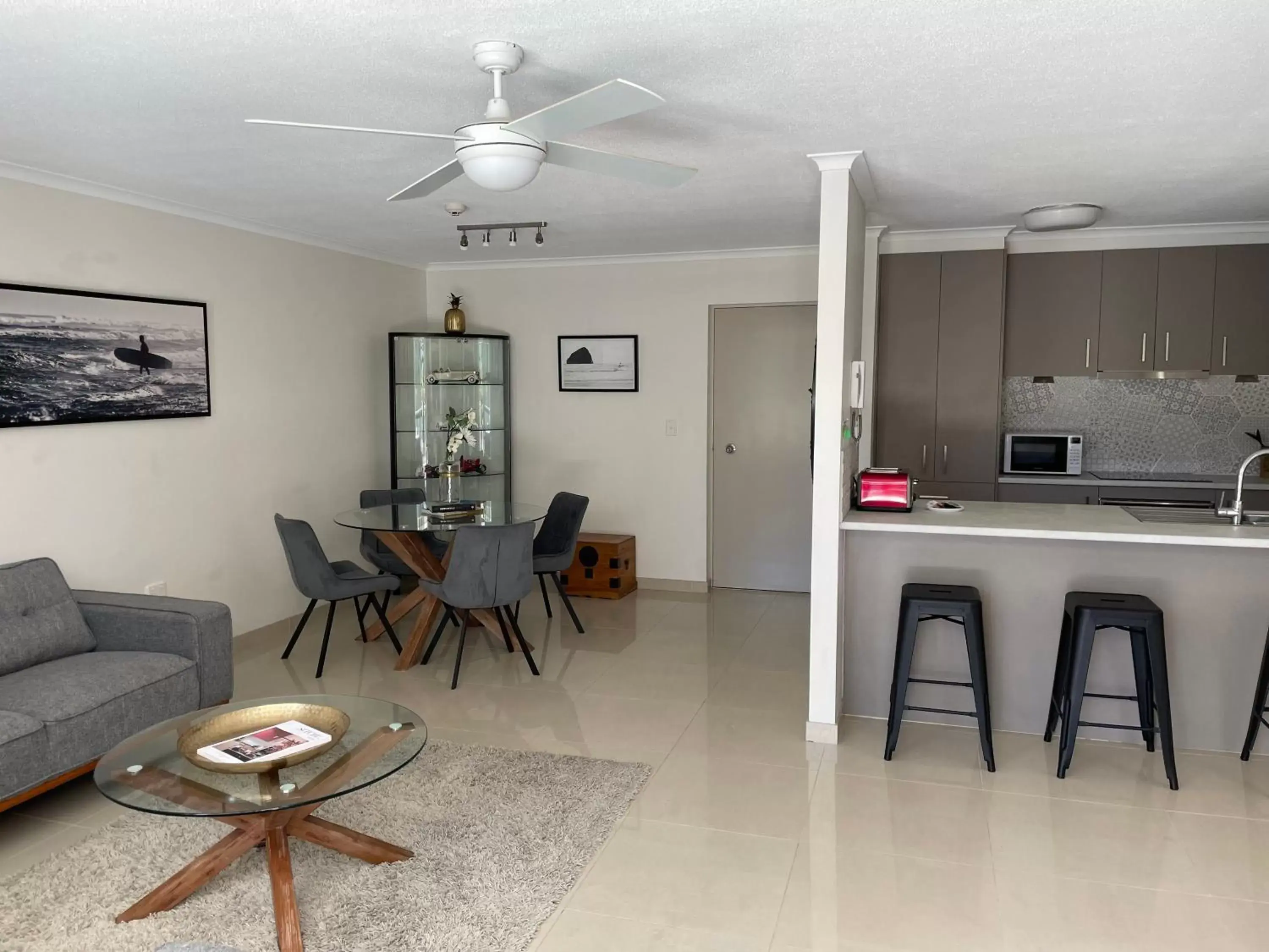 Kitchen/Kitchenette in Baronnet Apartments