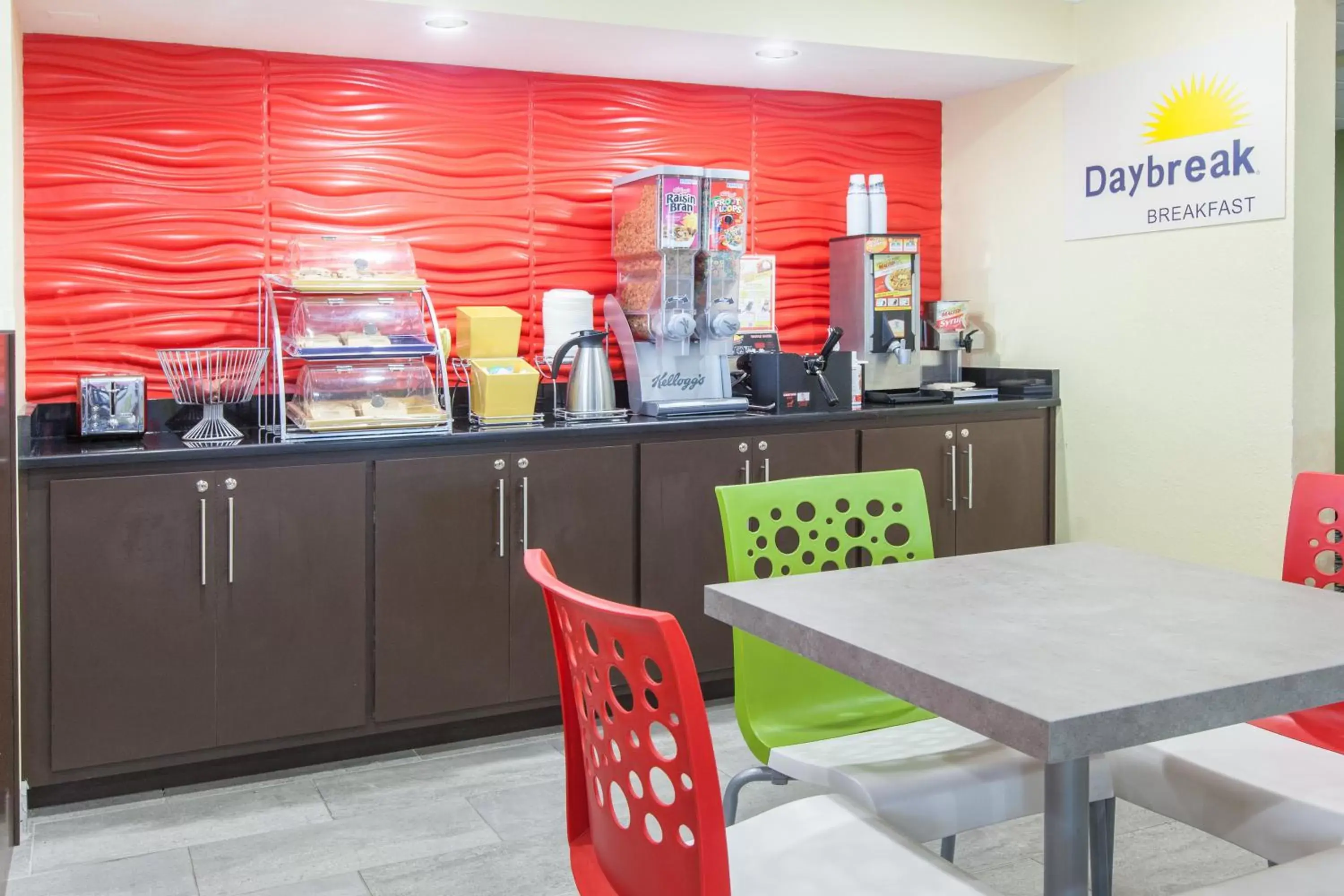 Restaurant/Places to Eat in Days Inn by Wyndham Miami