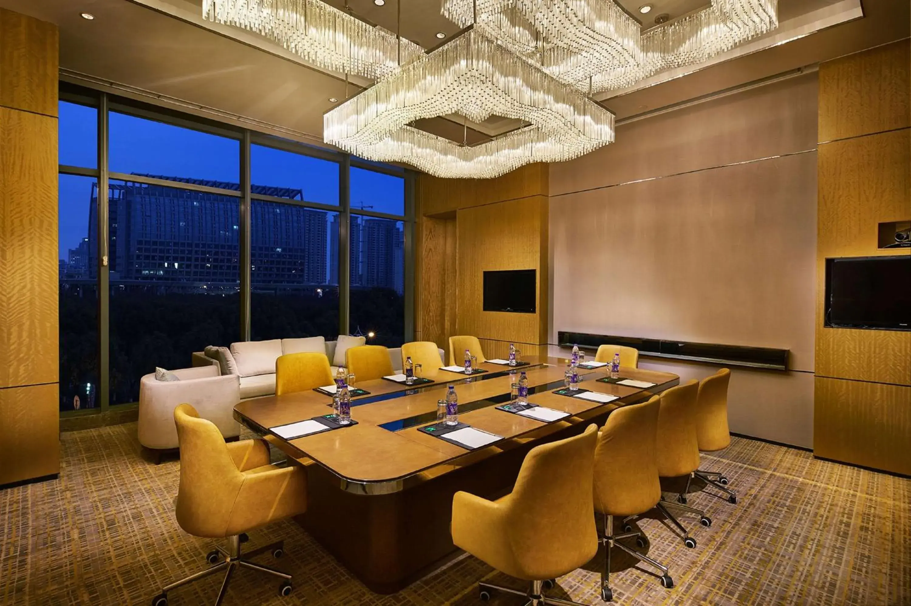 Meeting/conference room in DoubleTree By Hilton Ningbo Beilun