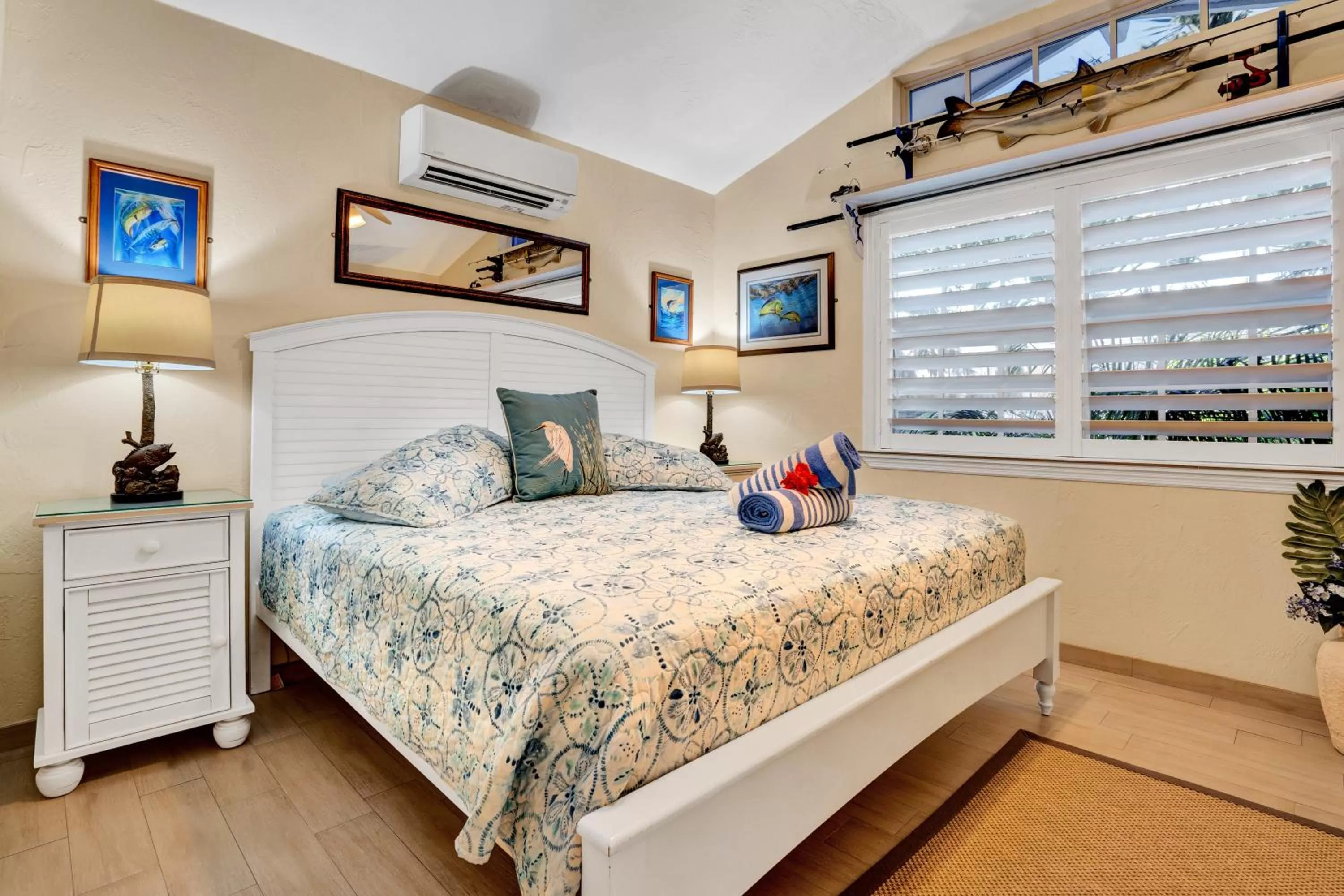 Bedroom, Bed in Island Bay Resort