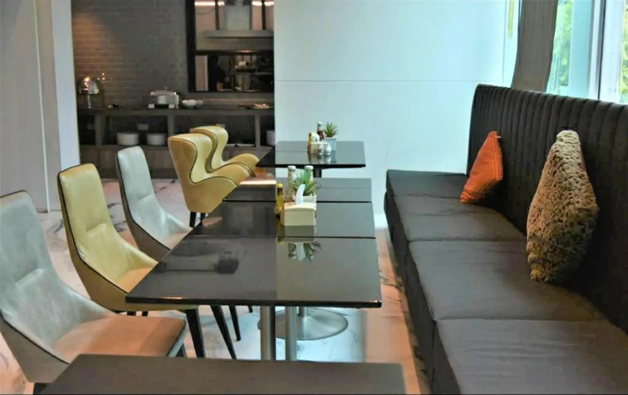 Restaurant/places to eat, Seating Area in Bella B All Suite Bangkok