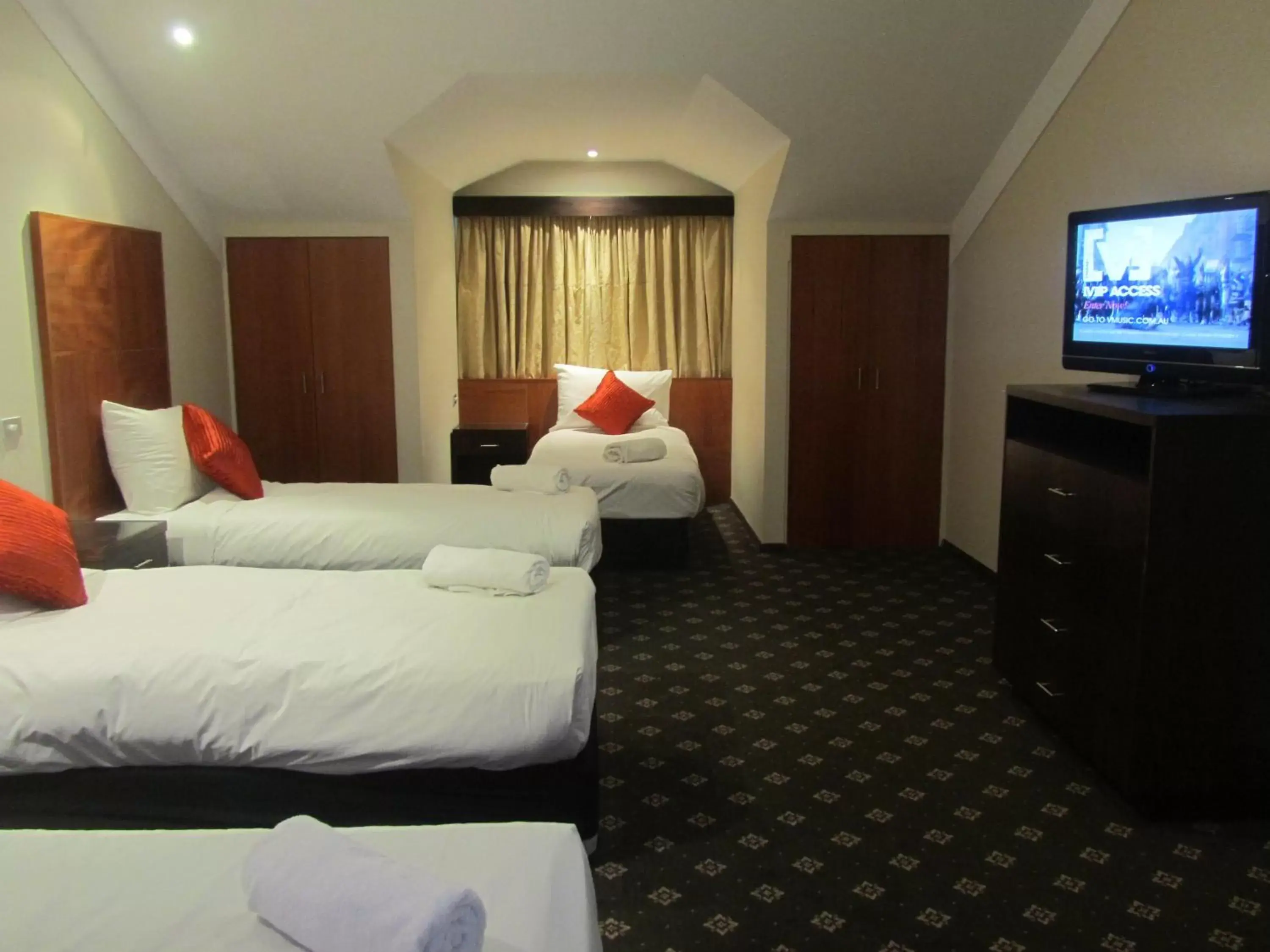Photo of the whole room, Bed in Best Western Plus Goulburn