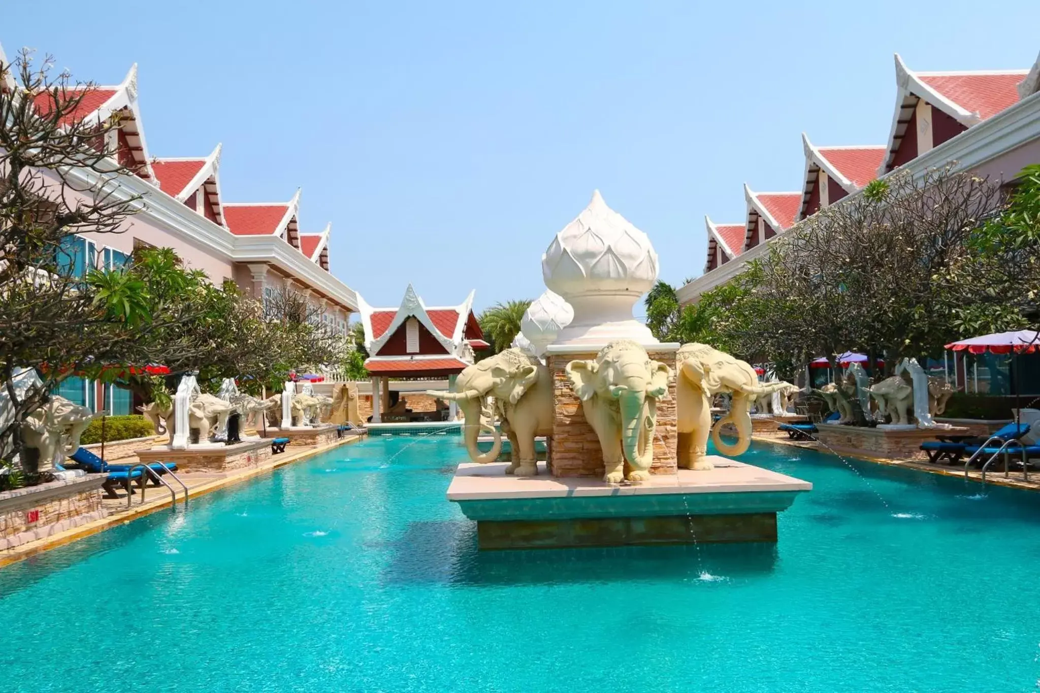 Swimming Pool in Grand Pacific Sovereign Resort & Spa