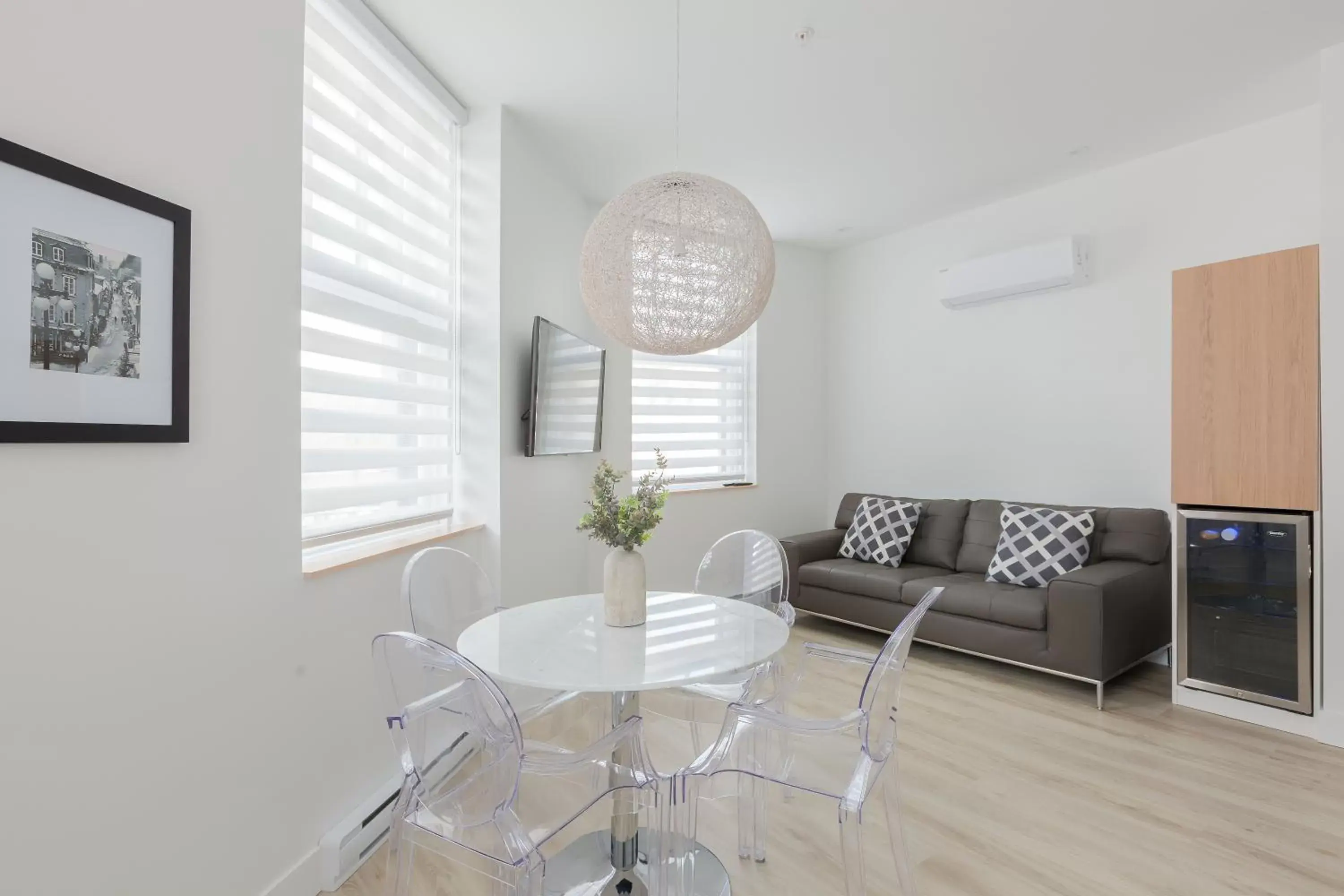 Dining Area in Les Lofts Ste-Anne