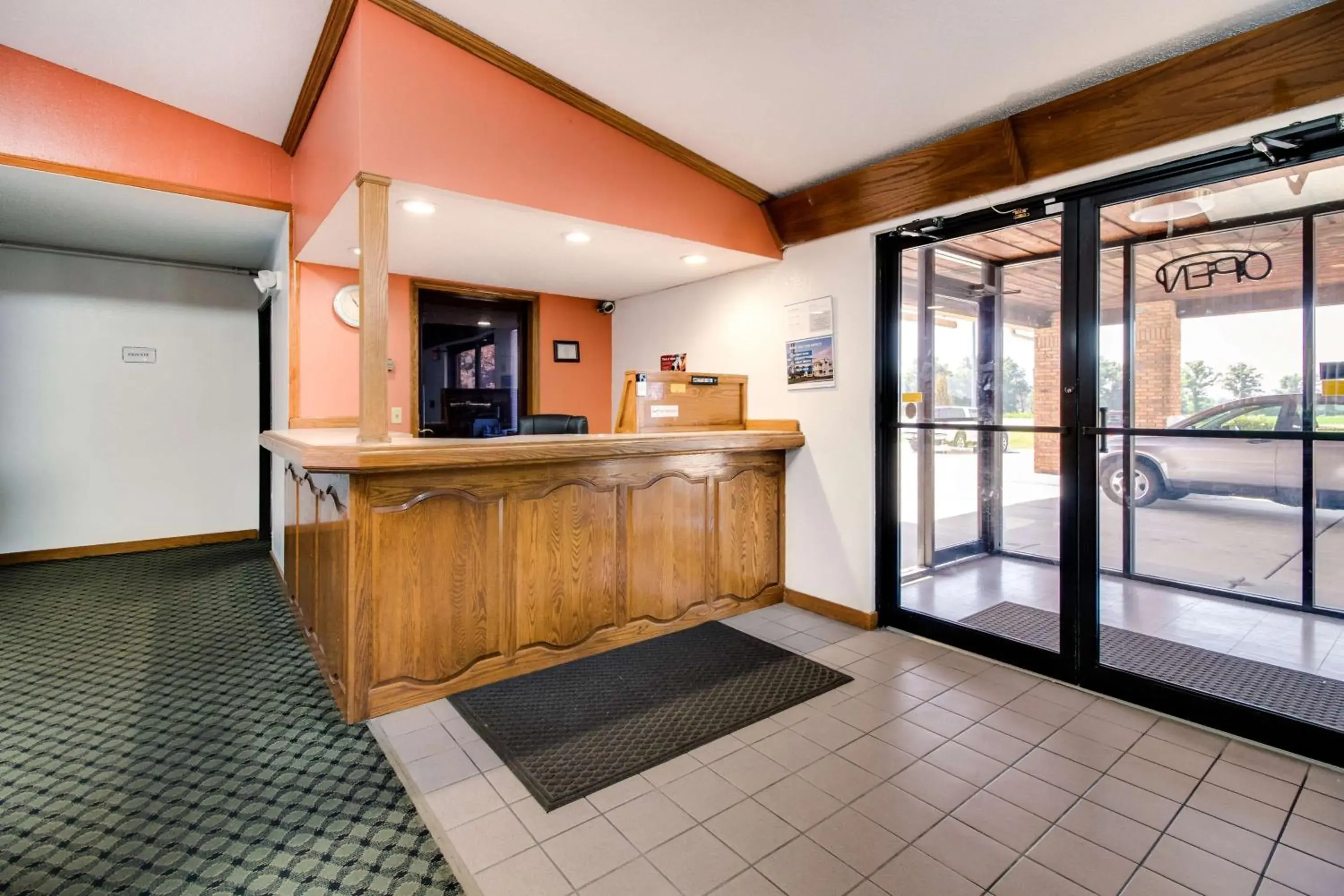 Lobby or reception, Lobby/Reception in Motel 6-Marion, IL