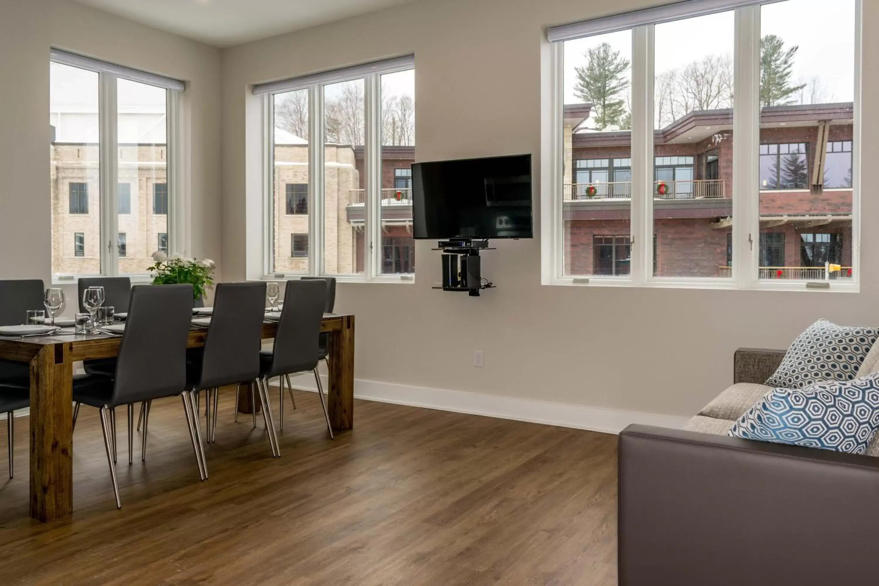 Seating Area in Lake Placid Inn: Main Street