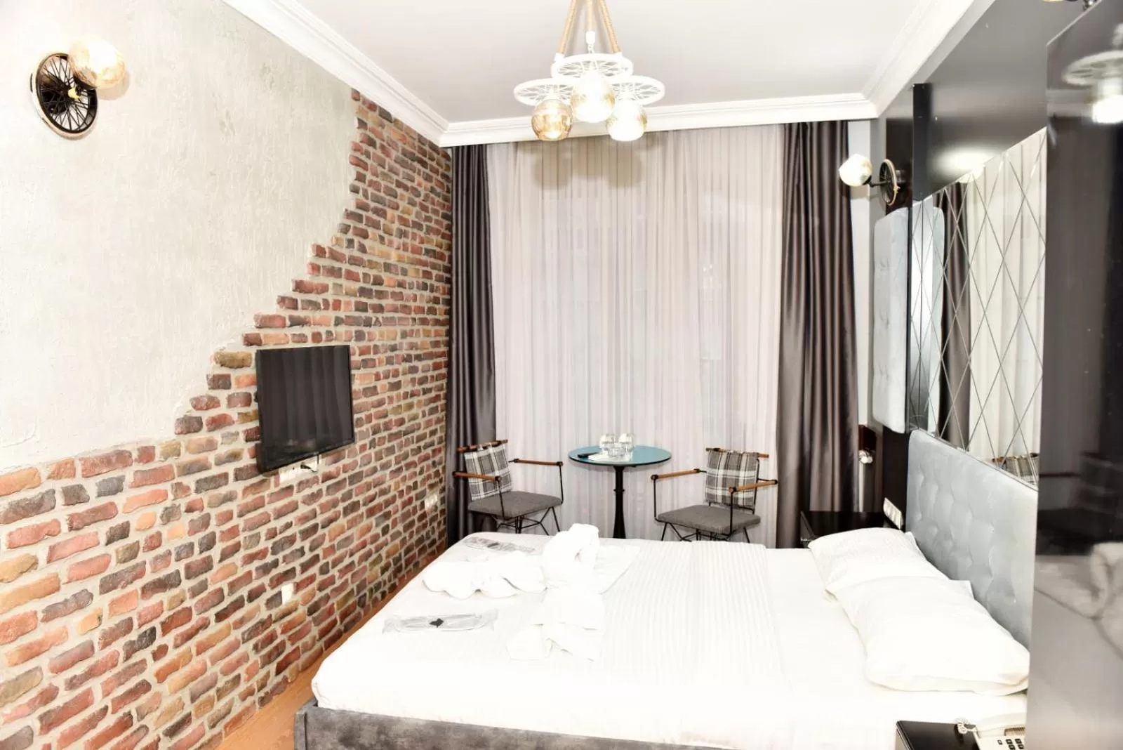 Photo of the whole room, Bed in Royal Palace Hotel