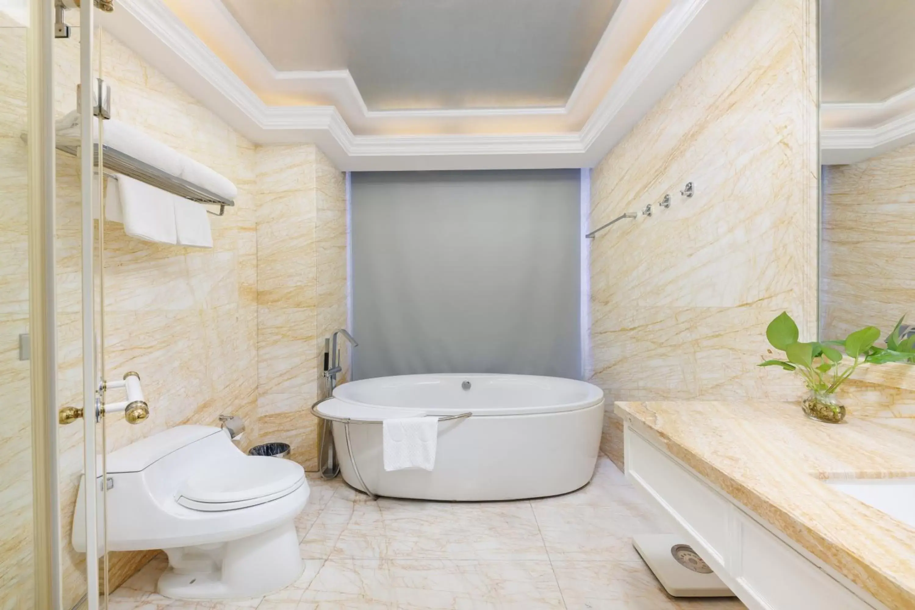 Bathroom in Sunflower Hotel & Residence, Shenzhen