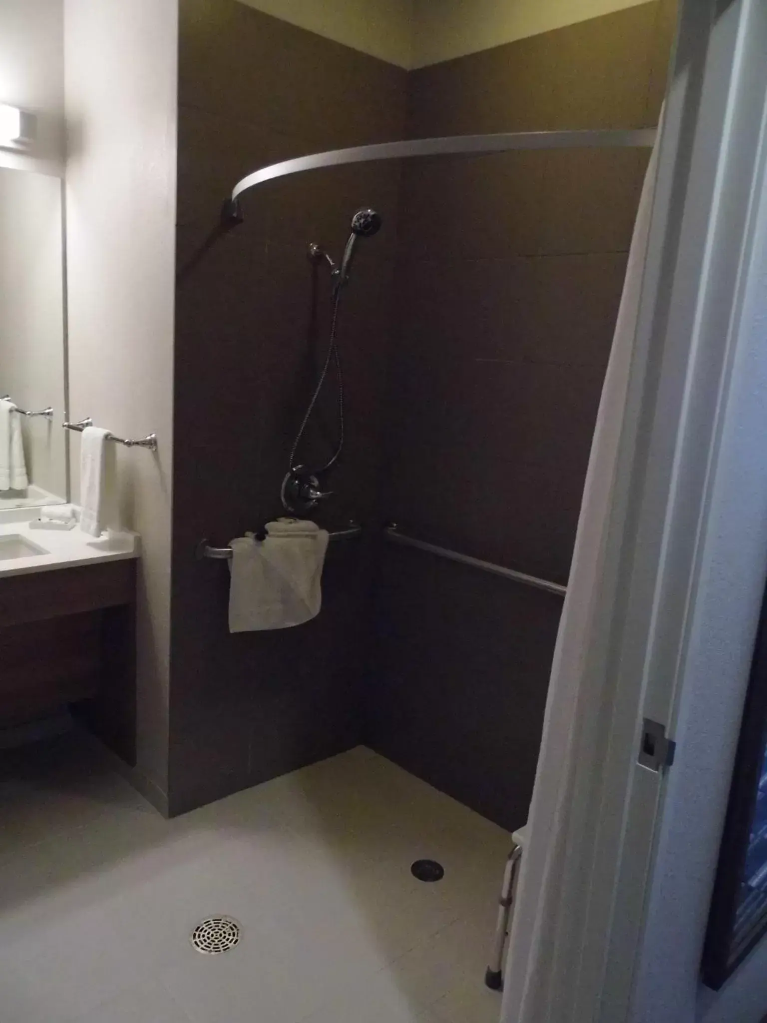 Bathroom in Microtel Inn & Suites by Wyndham Vernal/Naples