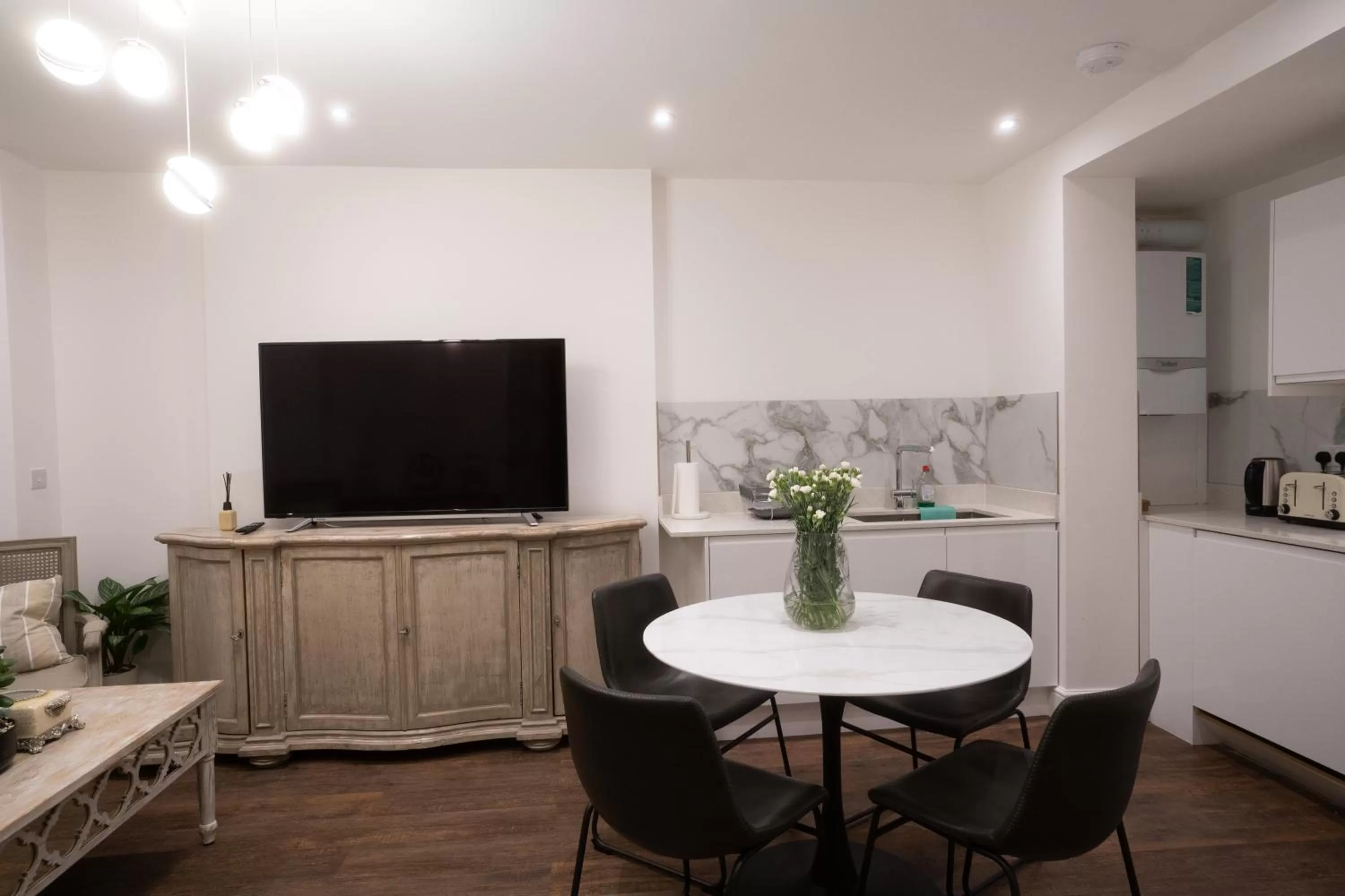 TV/Entertainment Center in The Avonmore Olympia