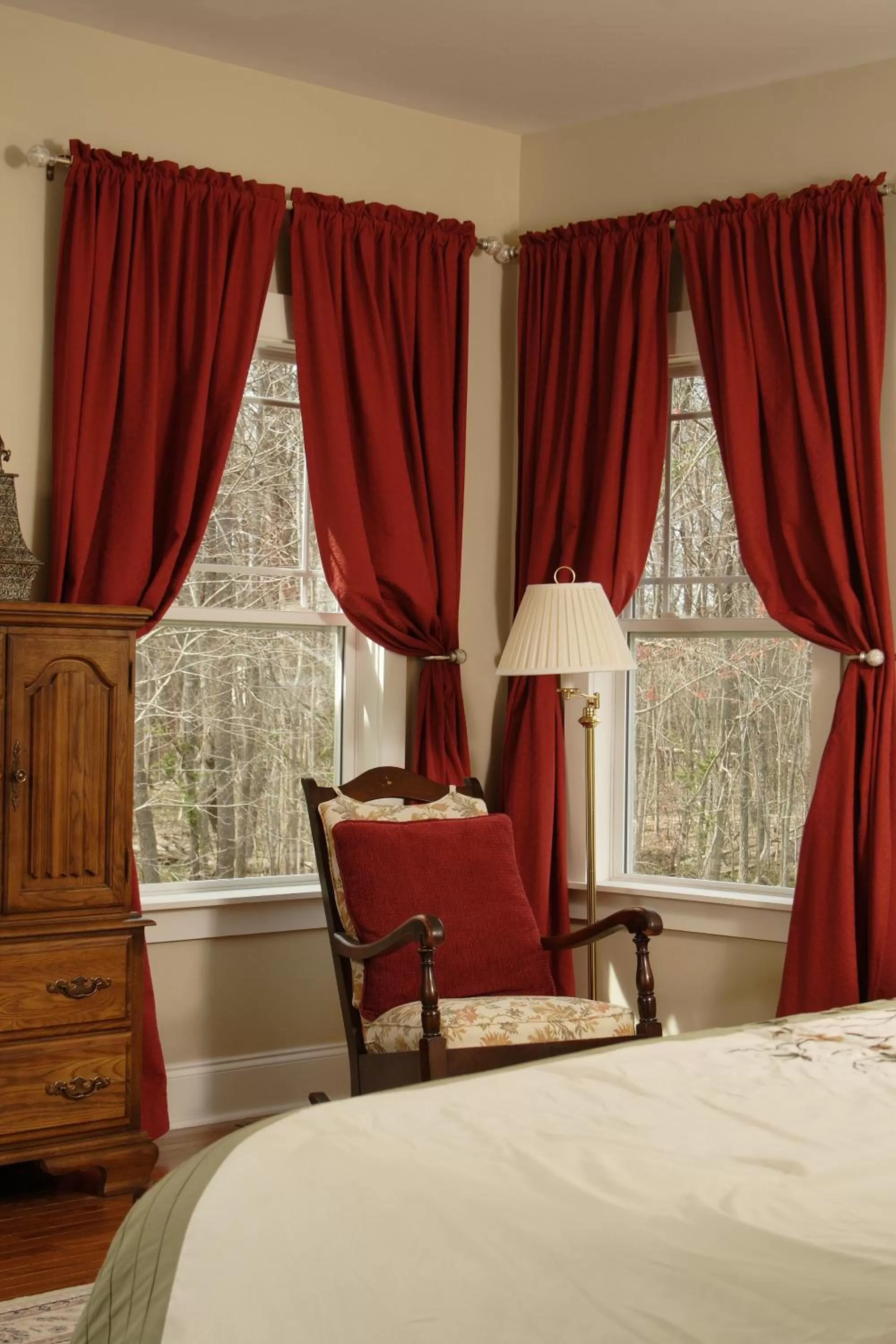 Bedroom, Seating Area in Seven Oaks Inn Bed and Breakfast