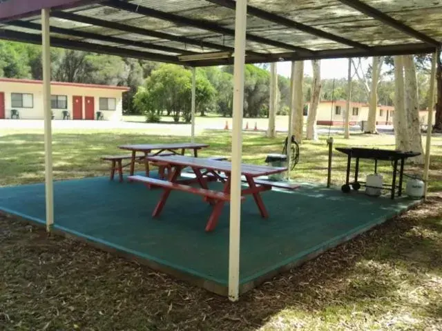 Balcony/Terrace in Wagon Wheel Motel & Units