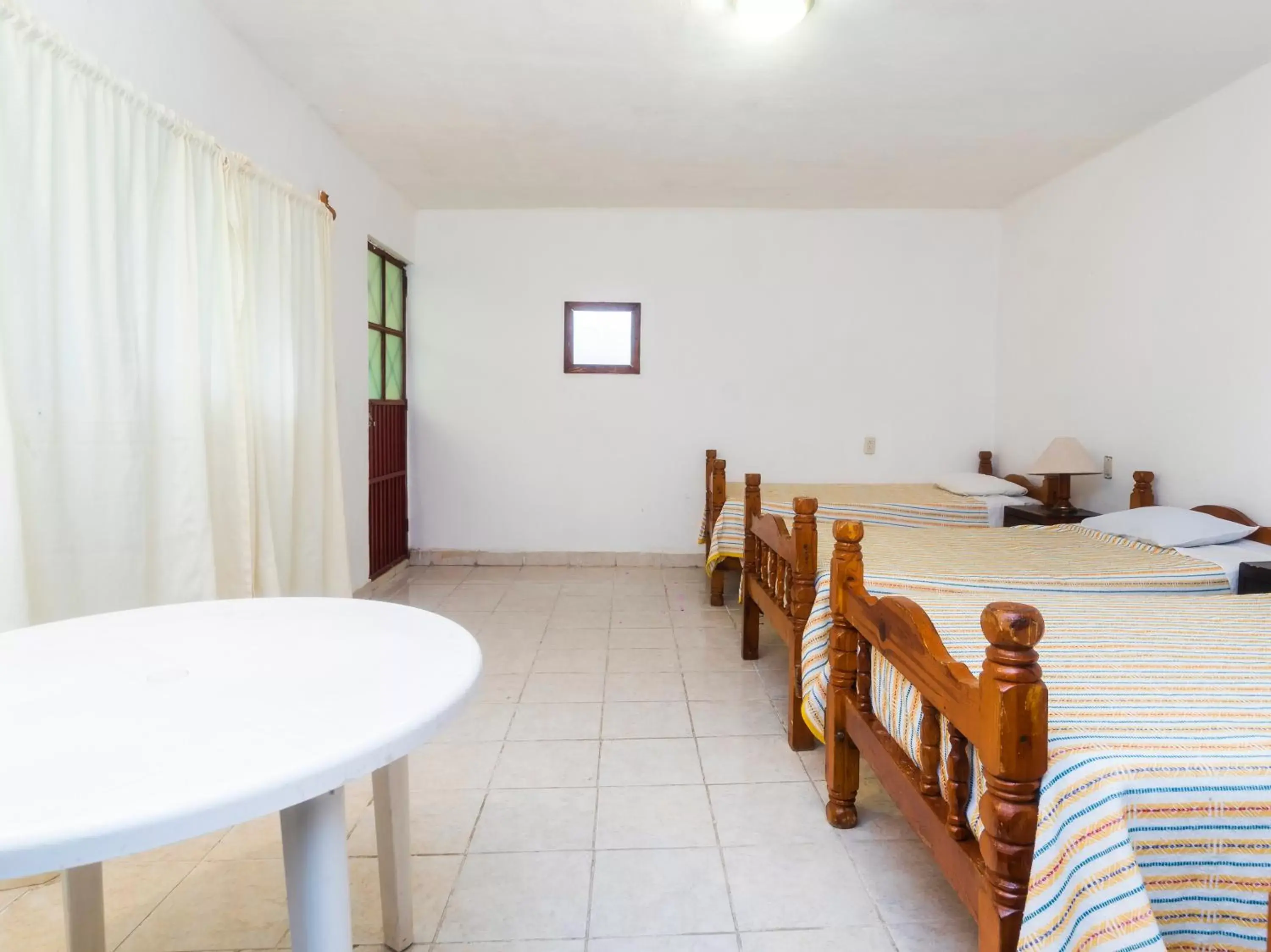 Photo of the whole room, Dining Area in Los Pueblitos de Guanajuato Hotel