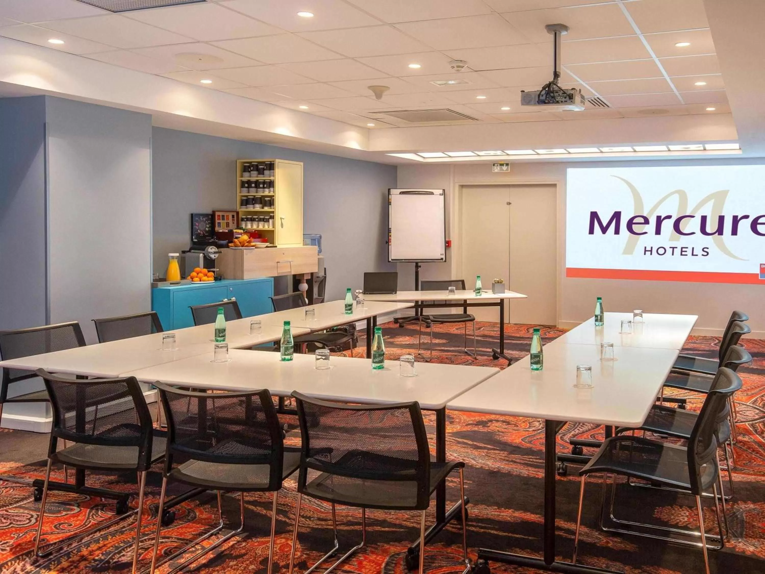 On site in Hôtel Mercure Paris Centre Gare Montparnasse