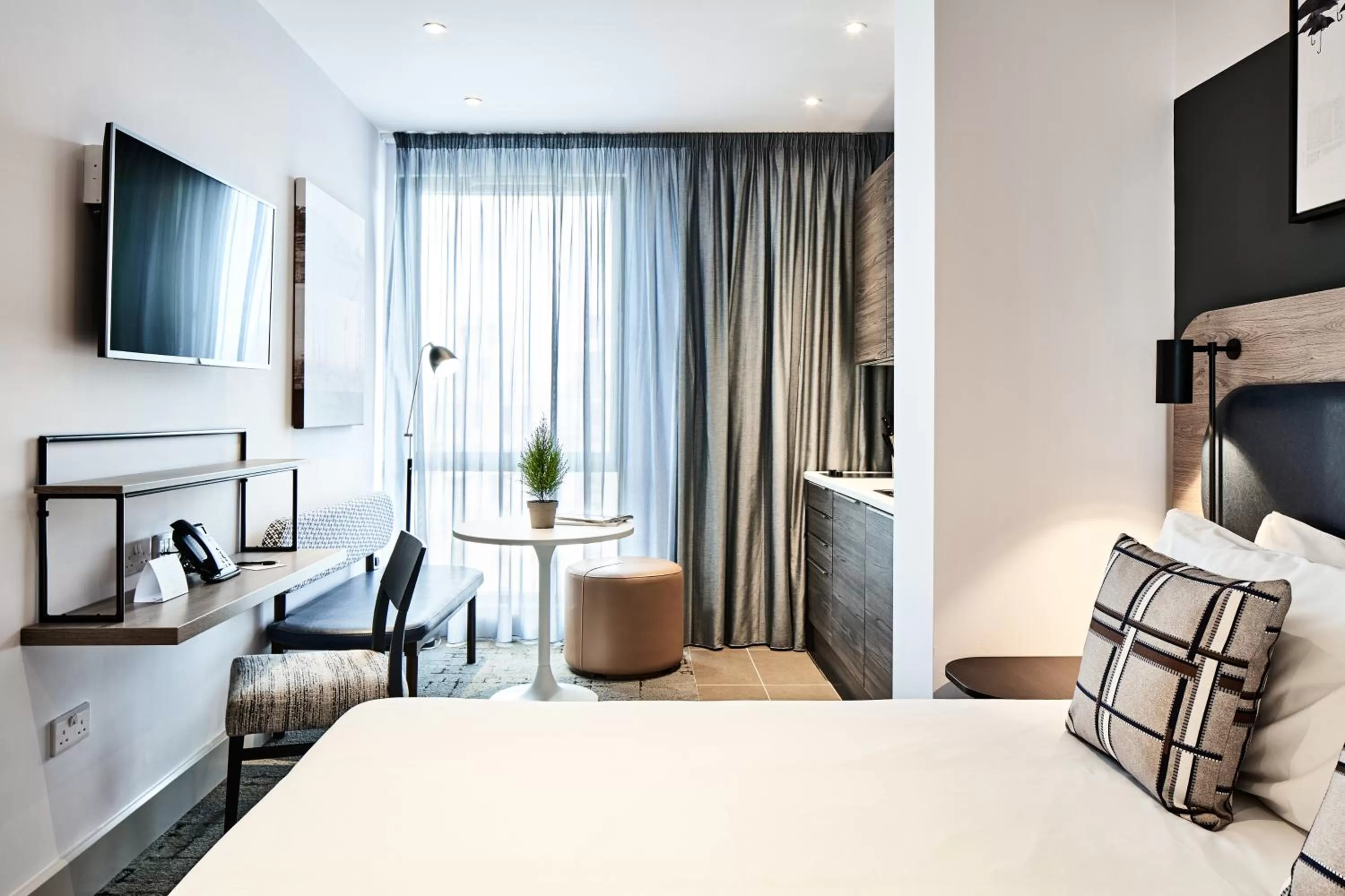 Photo of the whole room, Bed in Citadines City Centre Liverpool