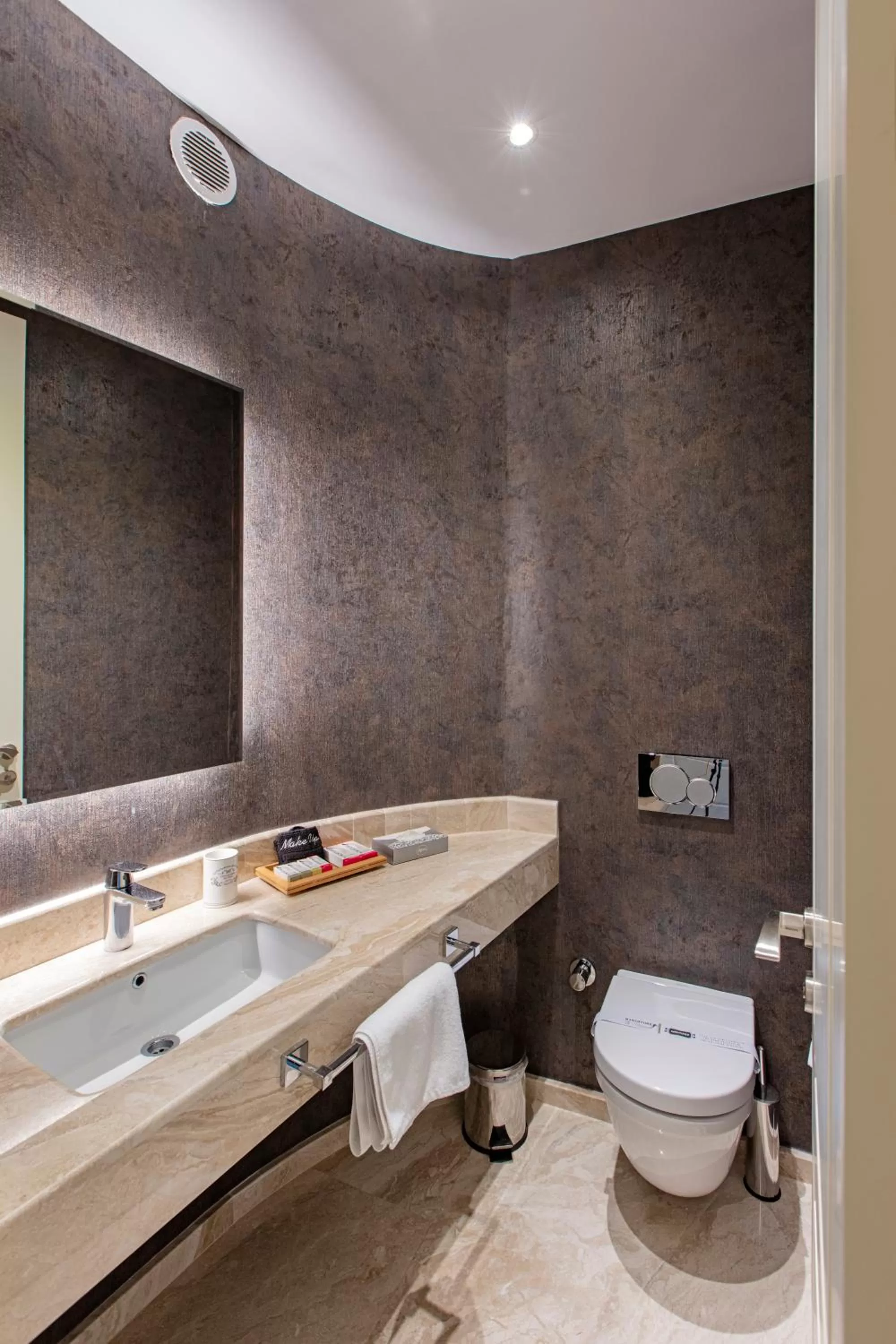 Toilet in Hotel Miniature - Ottoman Mansion