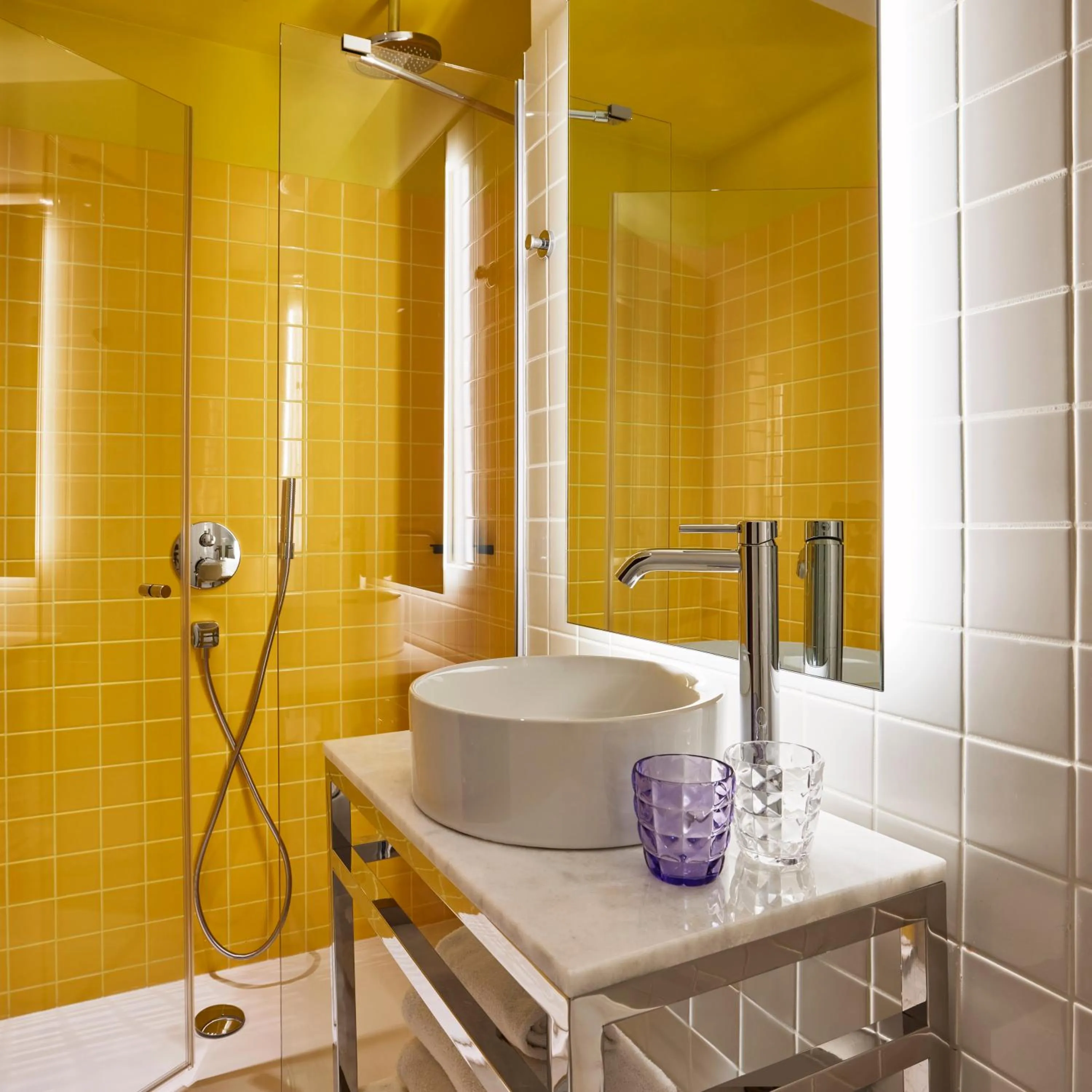 Bathroom in Mama Shelter Paris La Défense