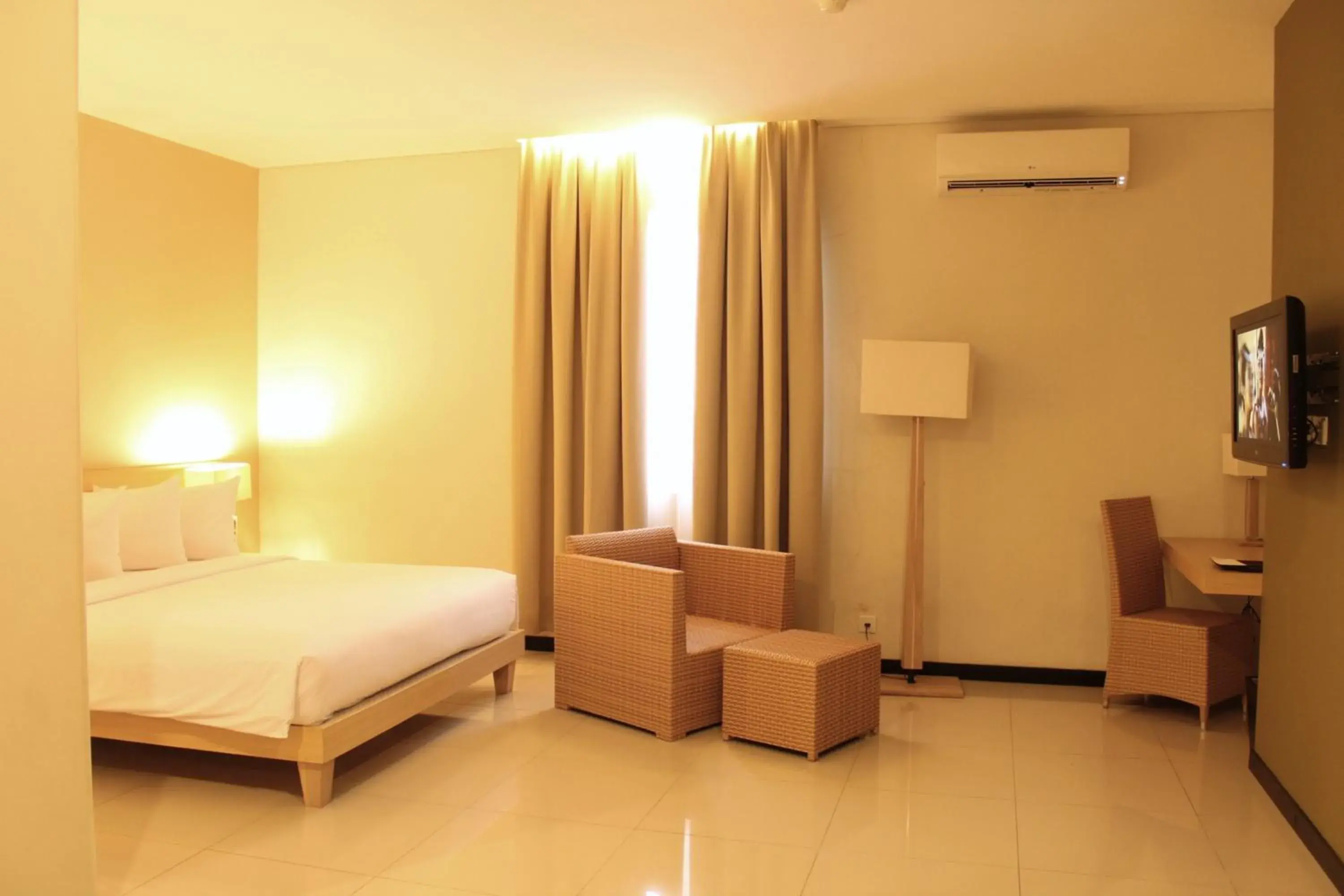 Bedroom, Bed in Hotel Santika Bengkulu