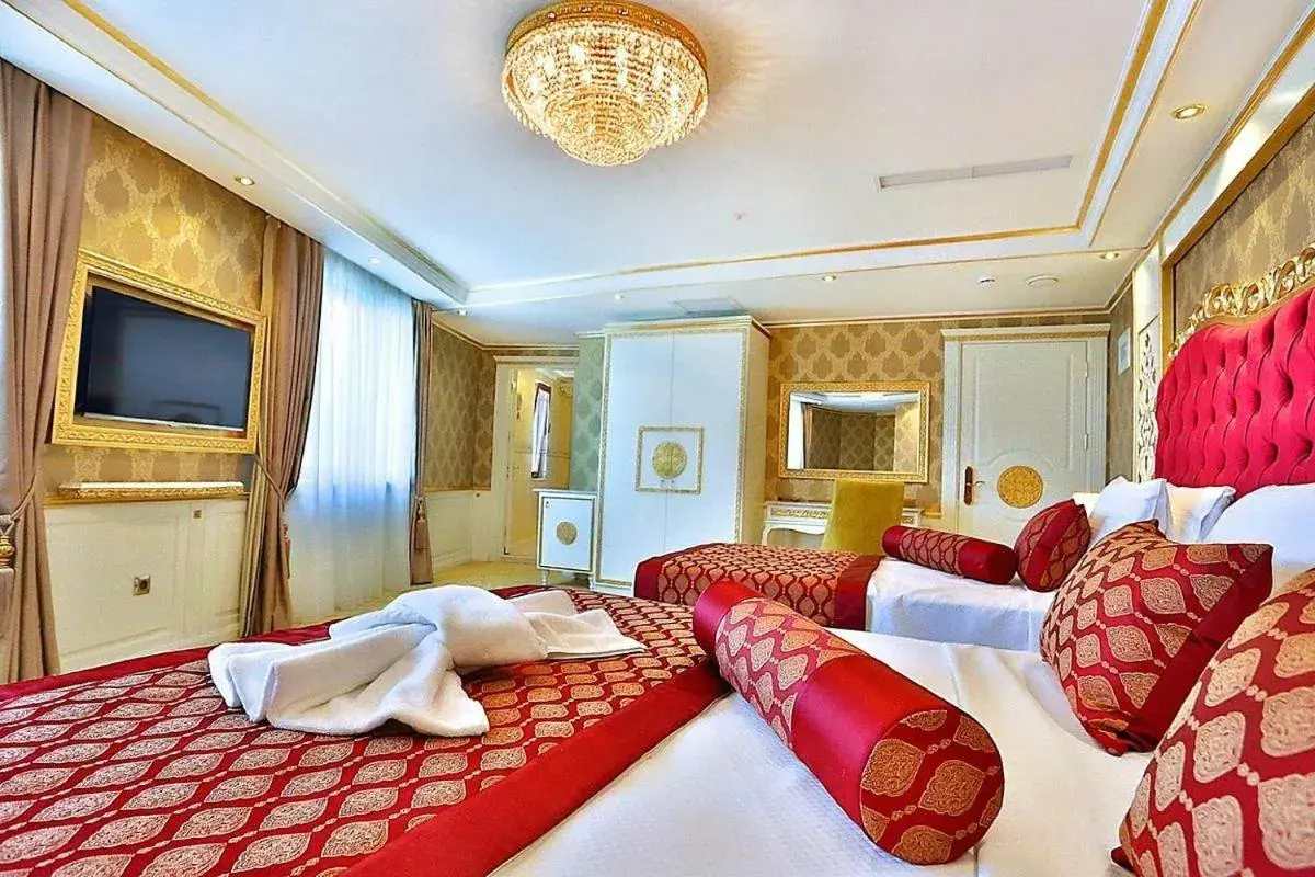 Bedroom, Seating Area in Hotel Emirhan Palace