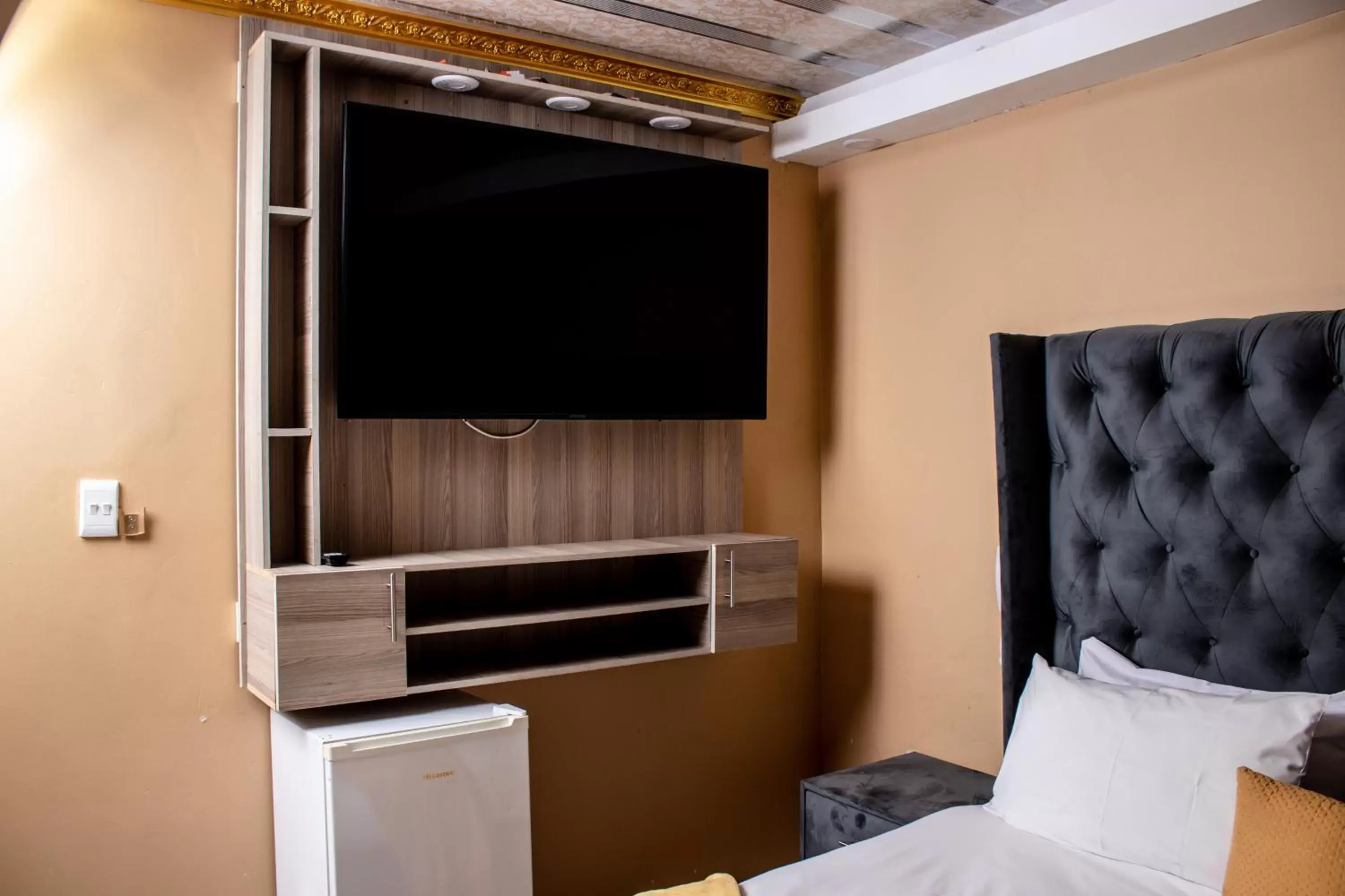 Standard Double or Twin Room - single occupancy in Gold Crown International Hotel Johannesburg Standard Double or Twin Room - single occupancy in Gold Crown International Hotel Johannesburg