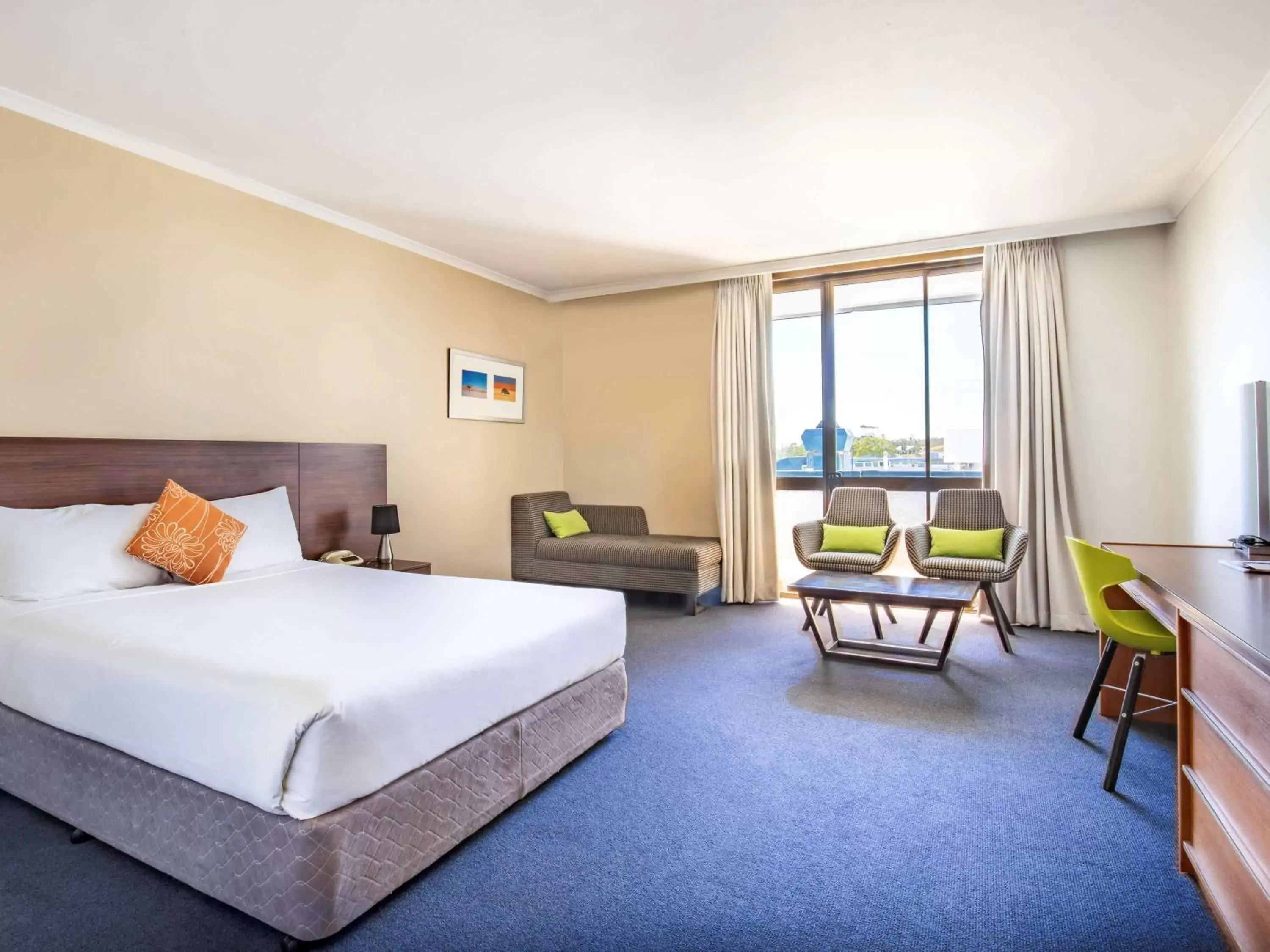 Photo of the whole room in ibis Styles Mt Isa Verona