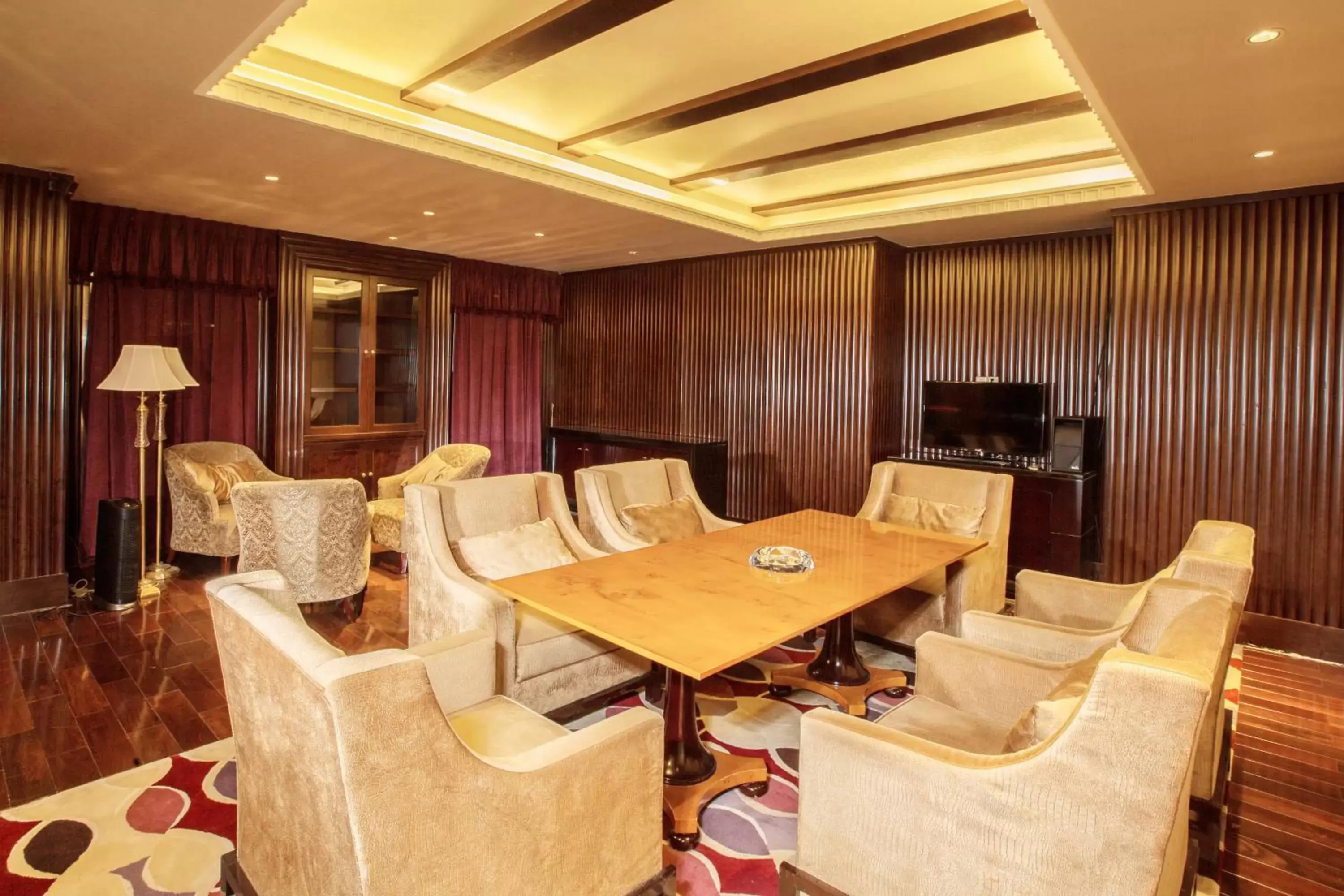 Lounge or bar in Soluxe Hotel Guangzhou