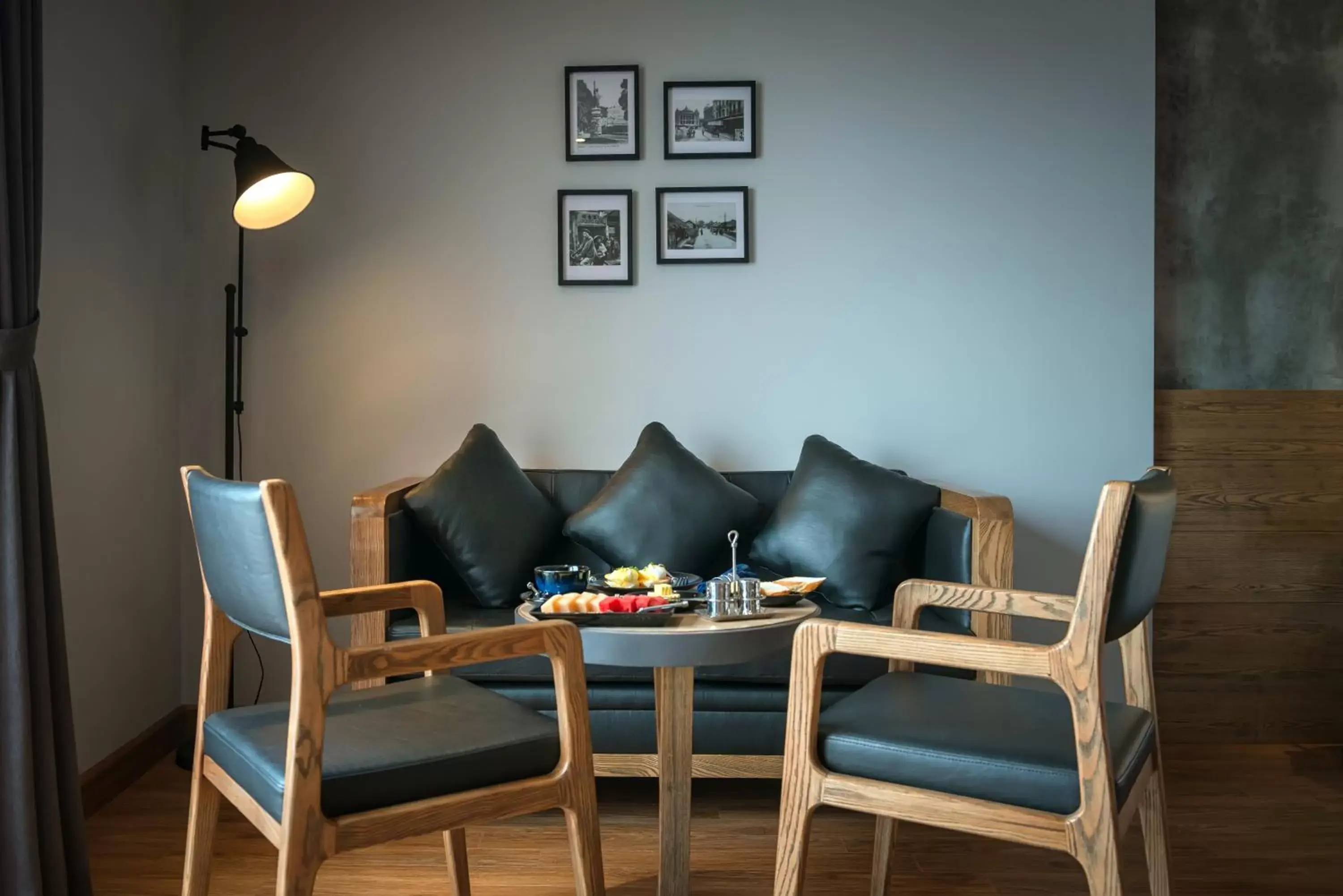 Seating area in Bespoke Trendy Hotel Hanoi Seating area in Bespoke Trendy Hotel Hanoi