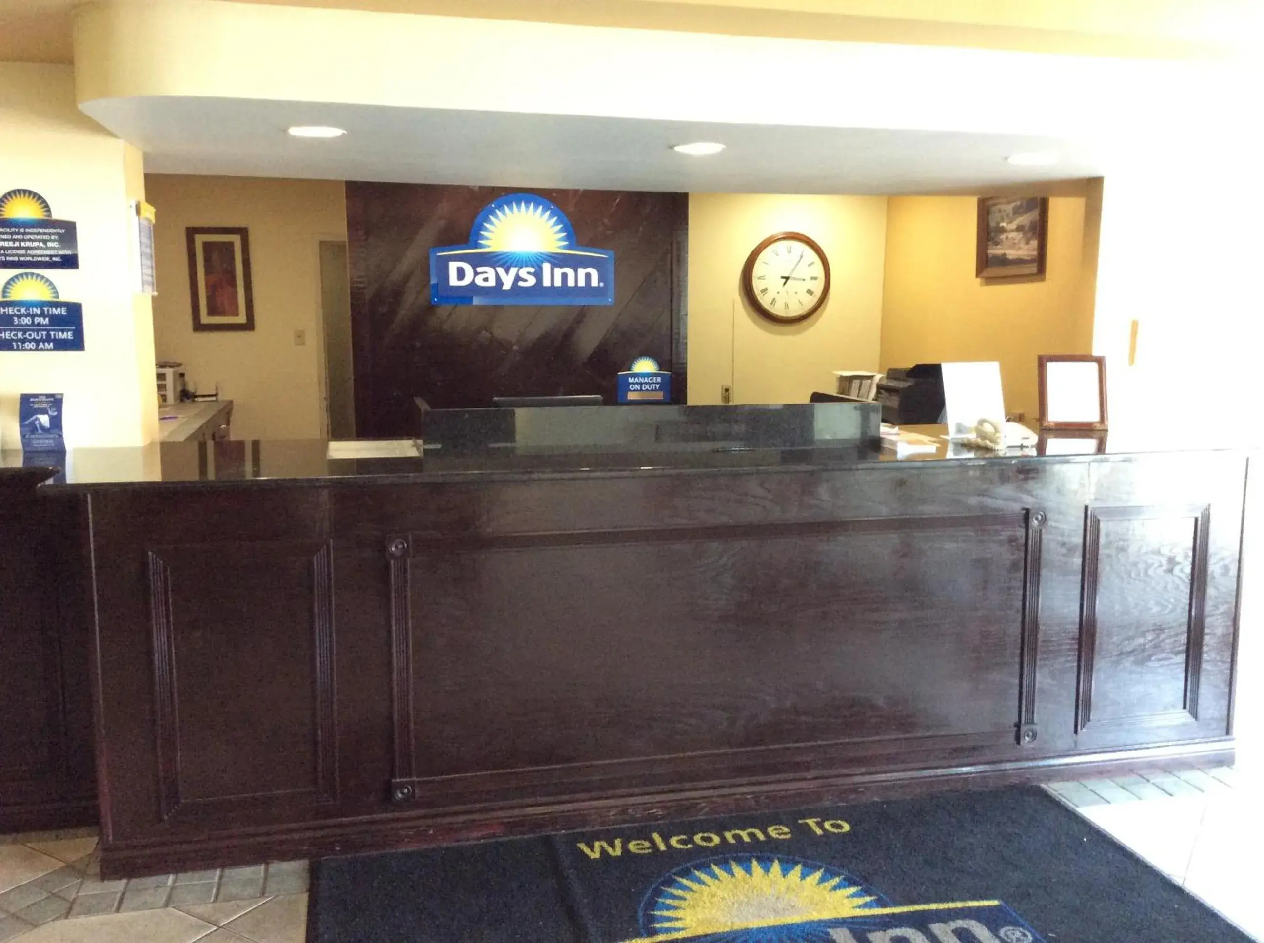 Property logo or sign, Lobby/Reception in Days Inn by Wyndham Albion