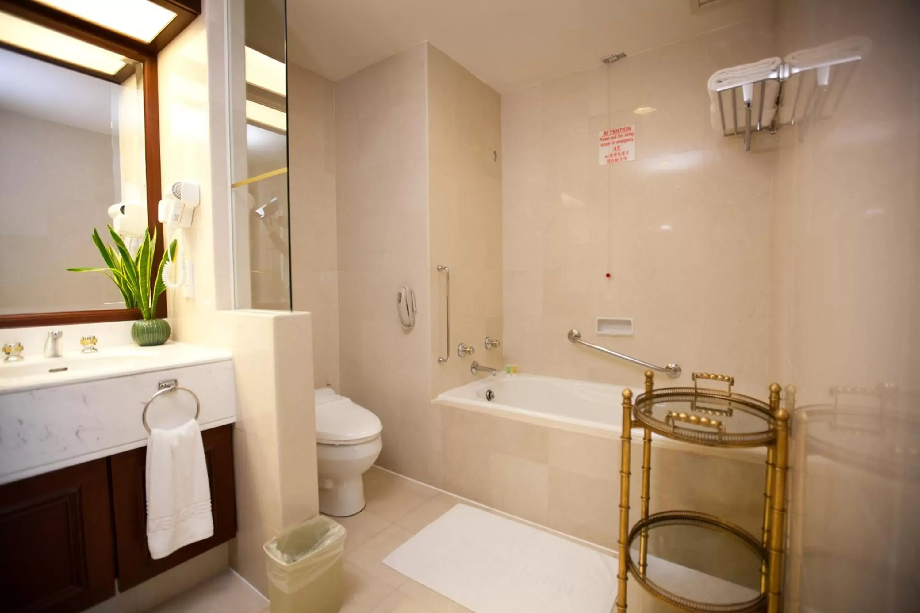 Bathroom in Evergreen Laurel Hotel Penang