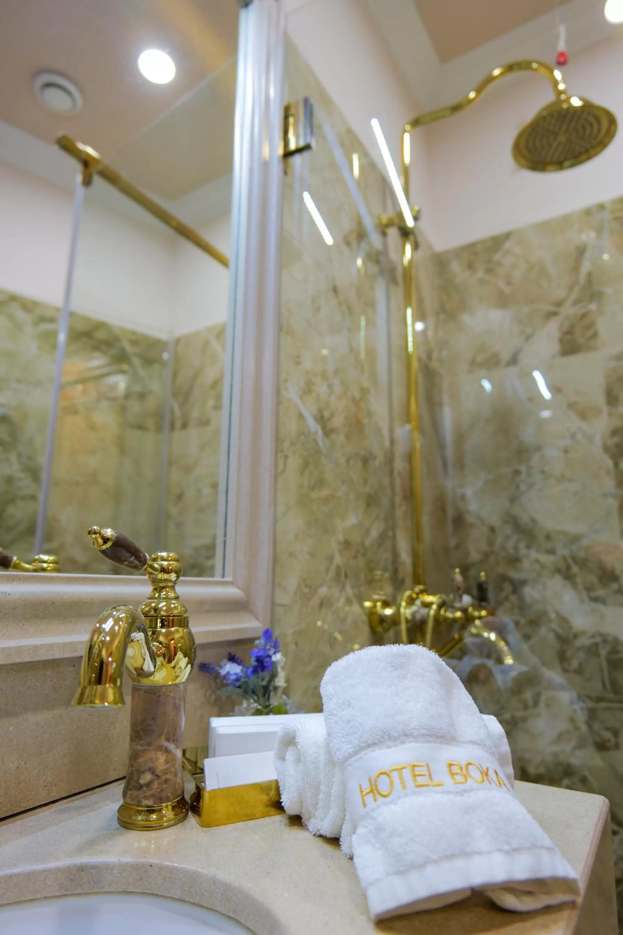 Bathroom in Hotel Boka