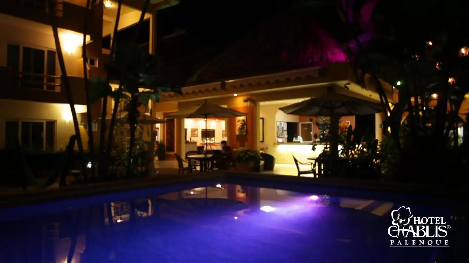 Property building, Swimming Pool in Hotel Chablis Palenque