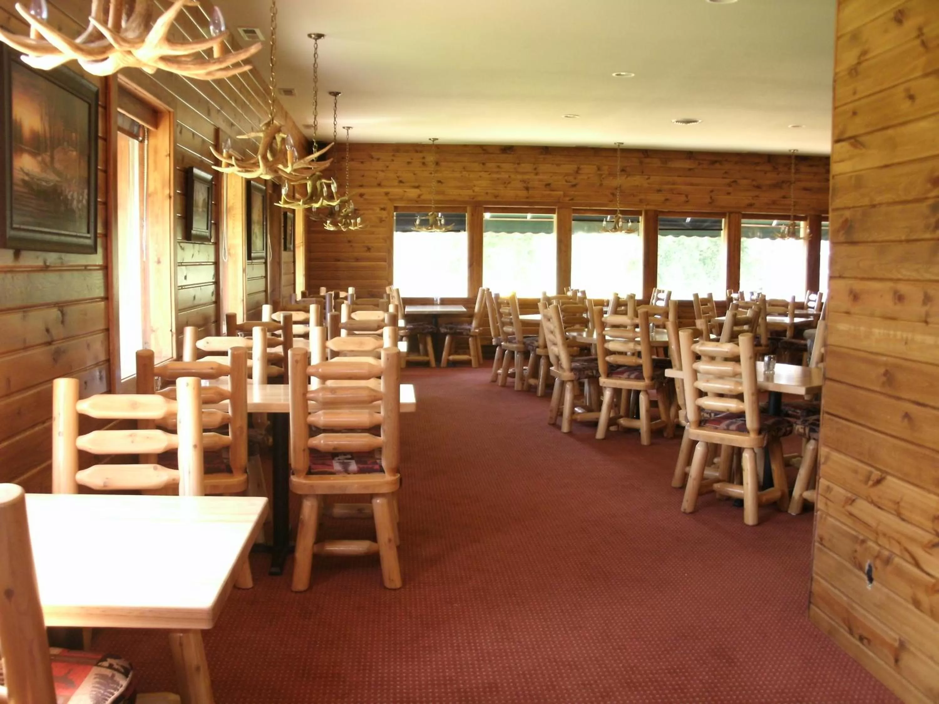 Restaurant/places to eat in Eagle River Inn and Resort
