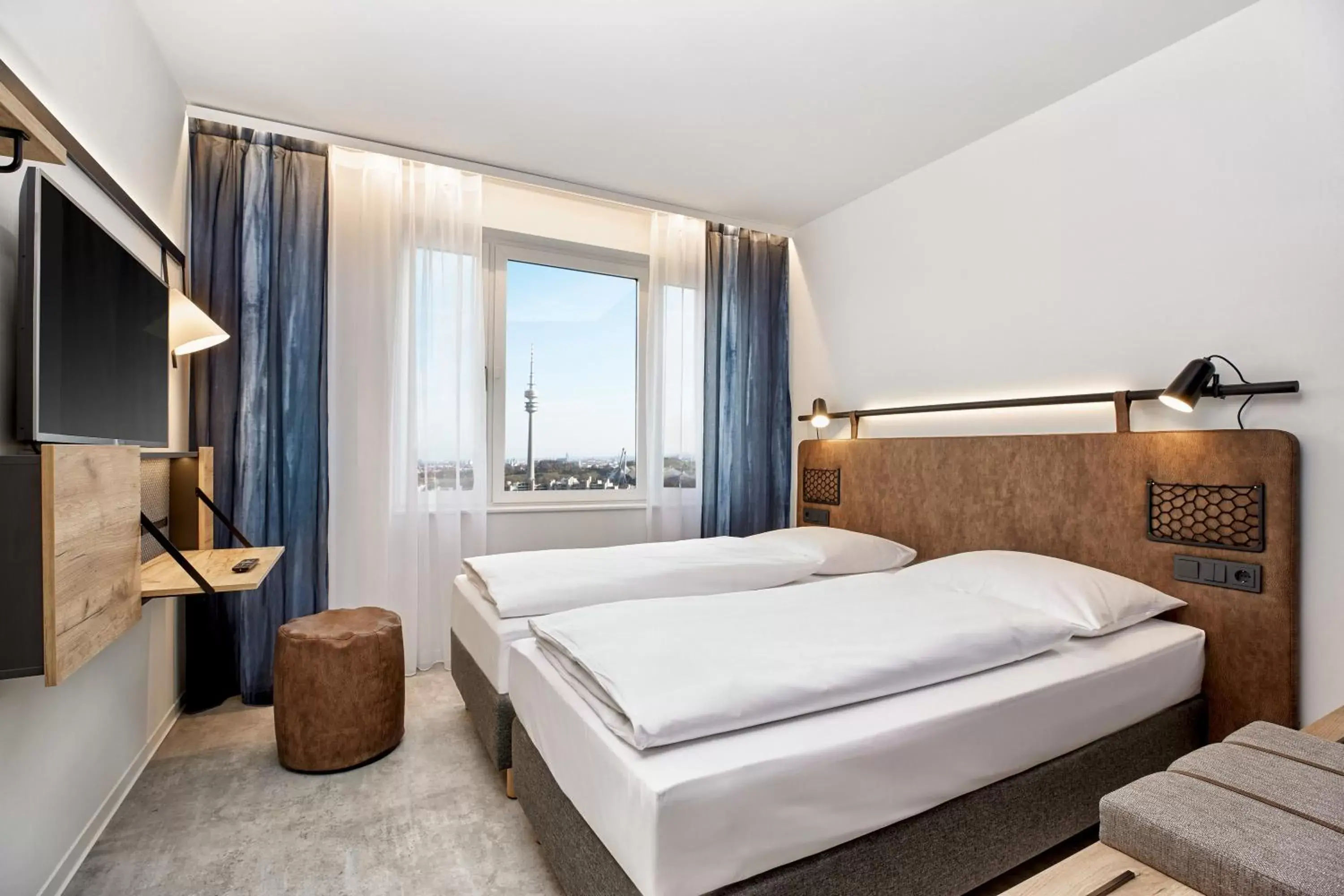 Photo of the whole room, Bed in H2 Hotel München Olympiapark