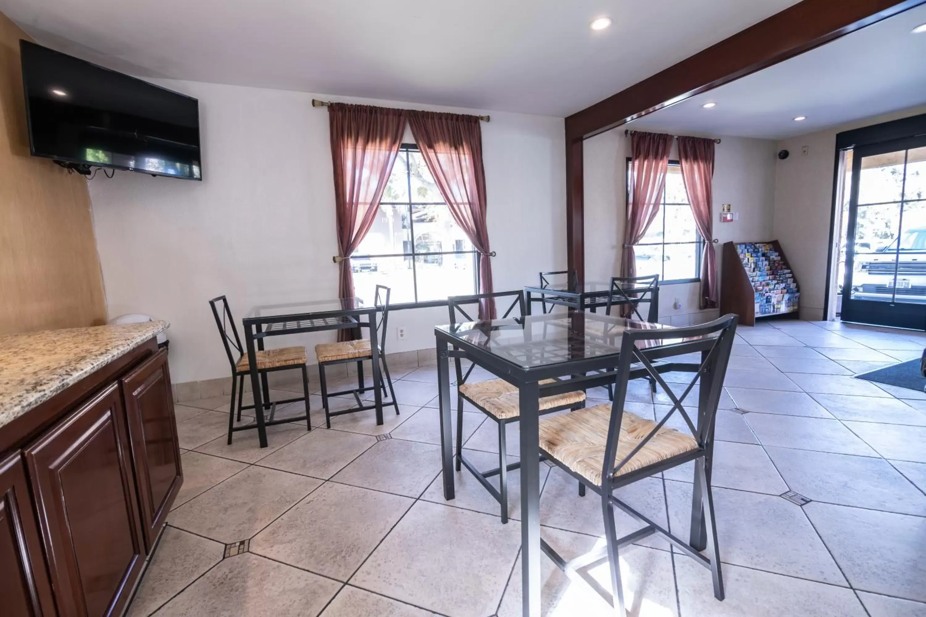 Lobby or reception, Seating Area in Hospitality Inn