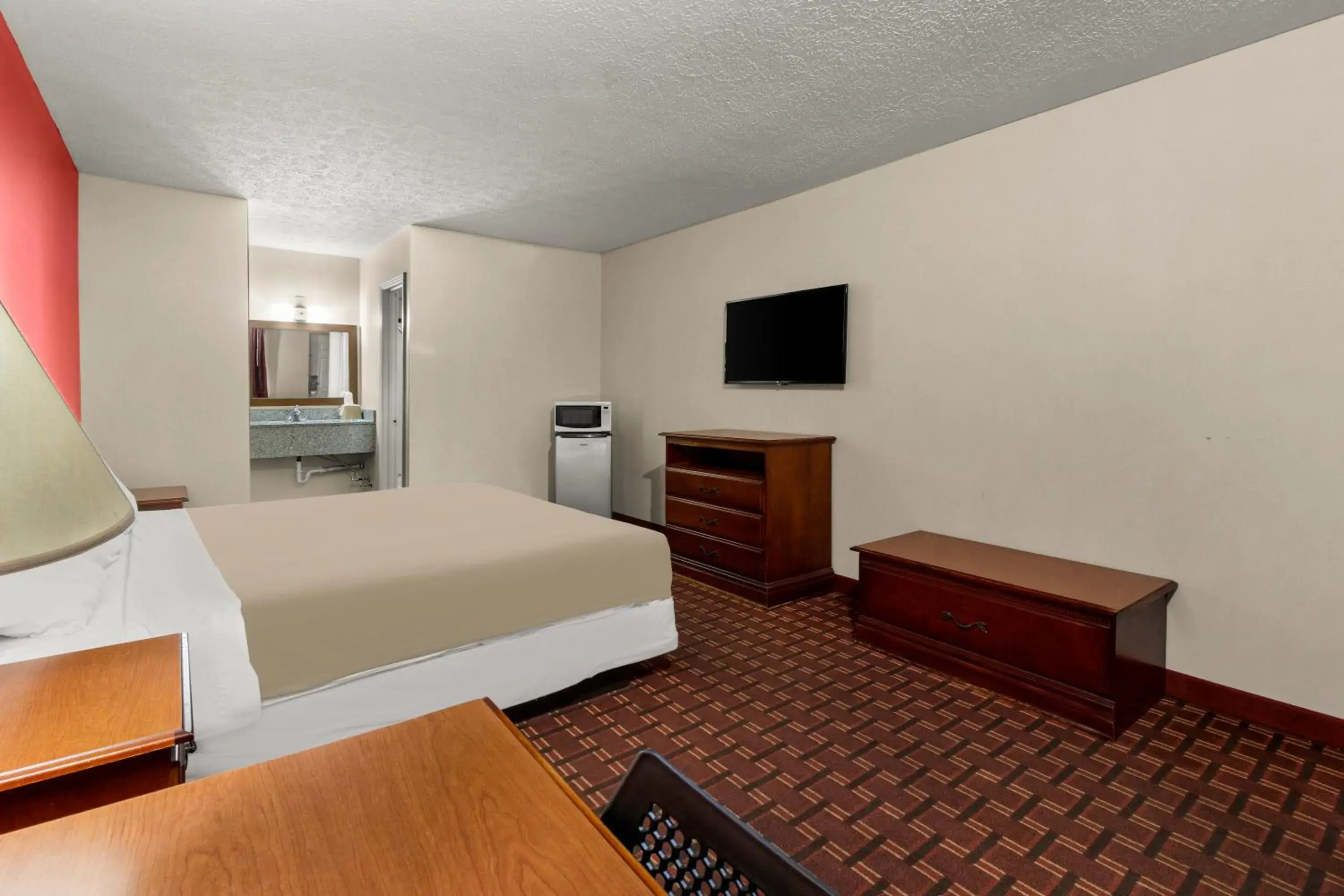 Bedroom in Rodeway Inn