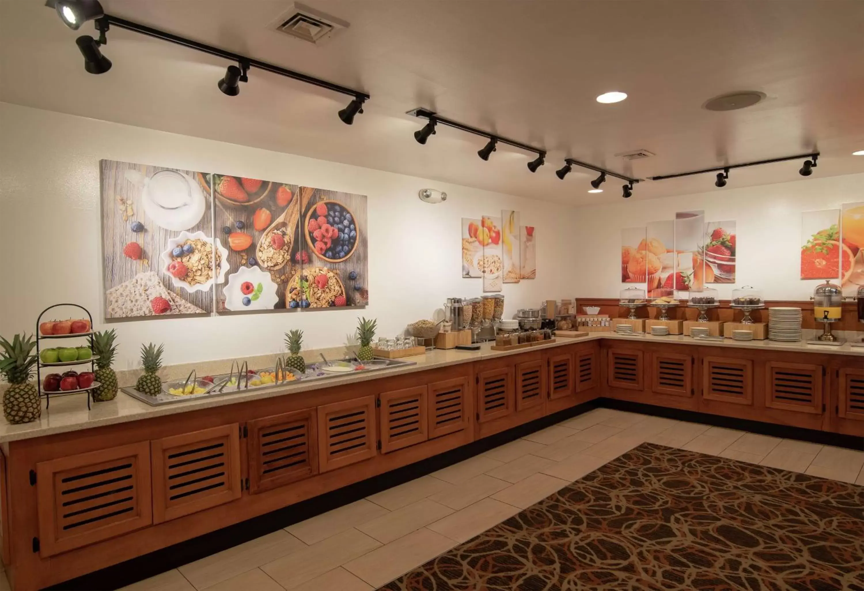 Breakfast, Restaurant/Places to Eat in DoubleTree by Hilton Norfolk Airport